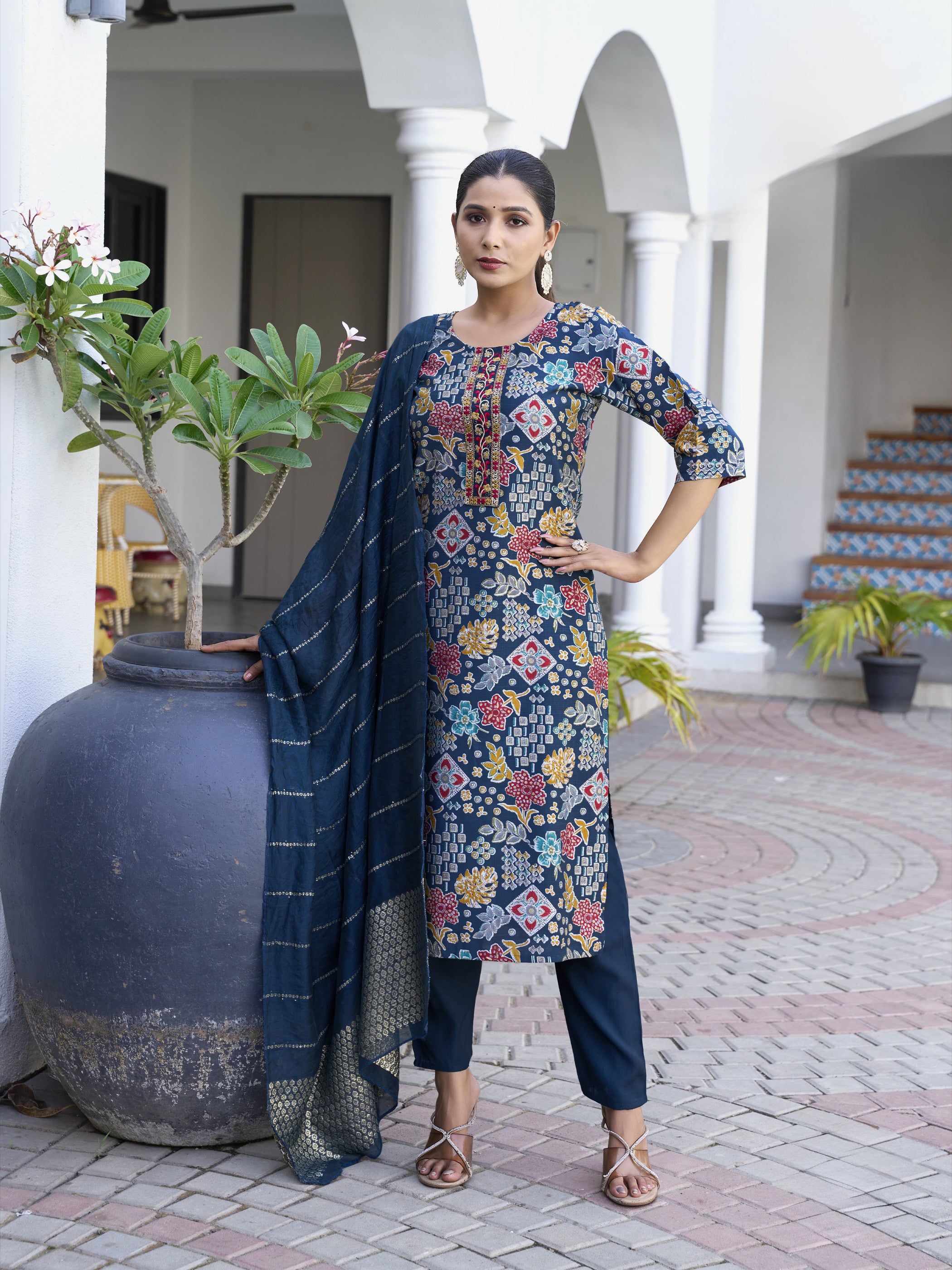 Riya Kamiz & Pant - Roop Darshan