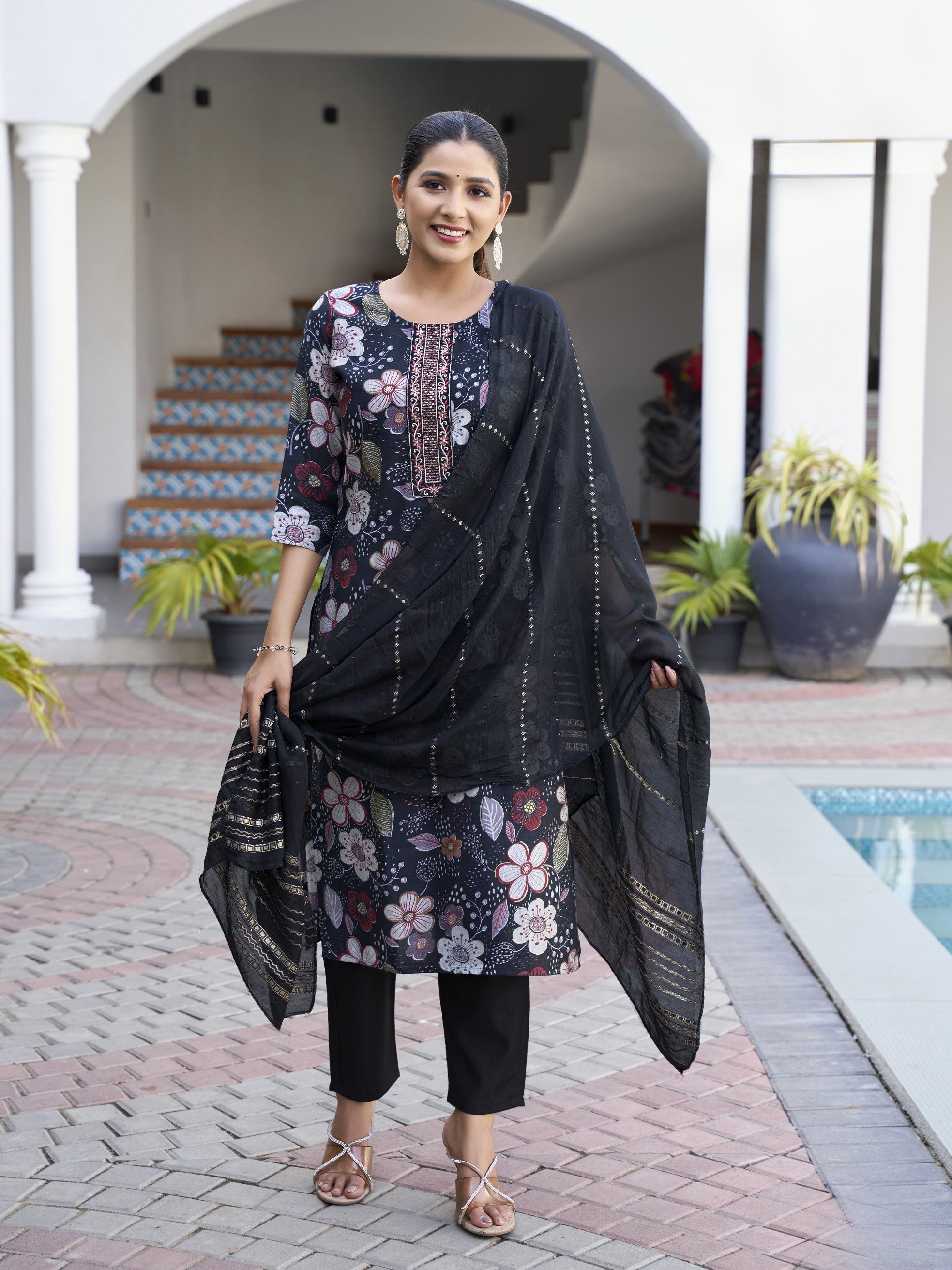 Riya Kamiz & Pant - Roop Darshan