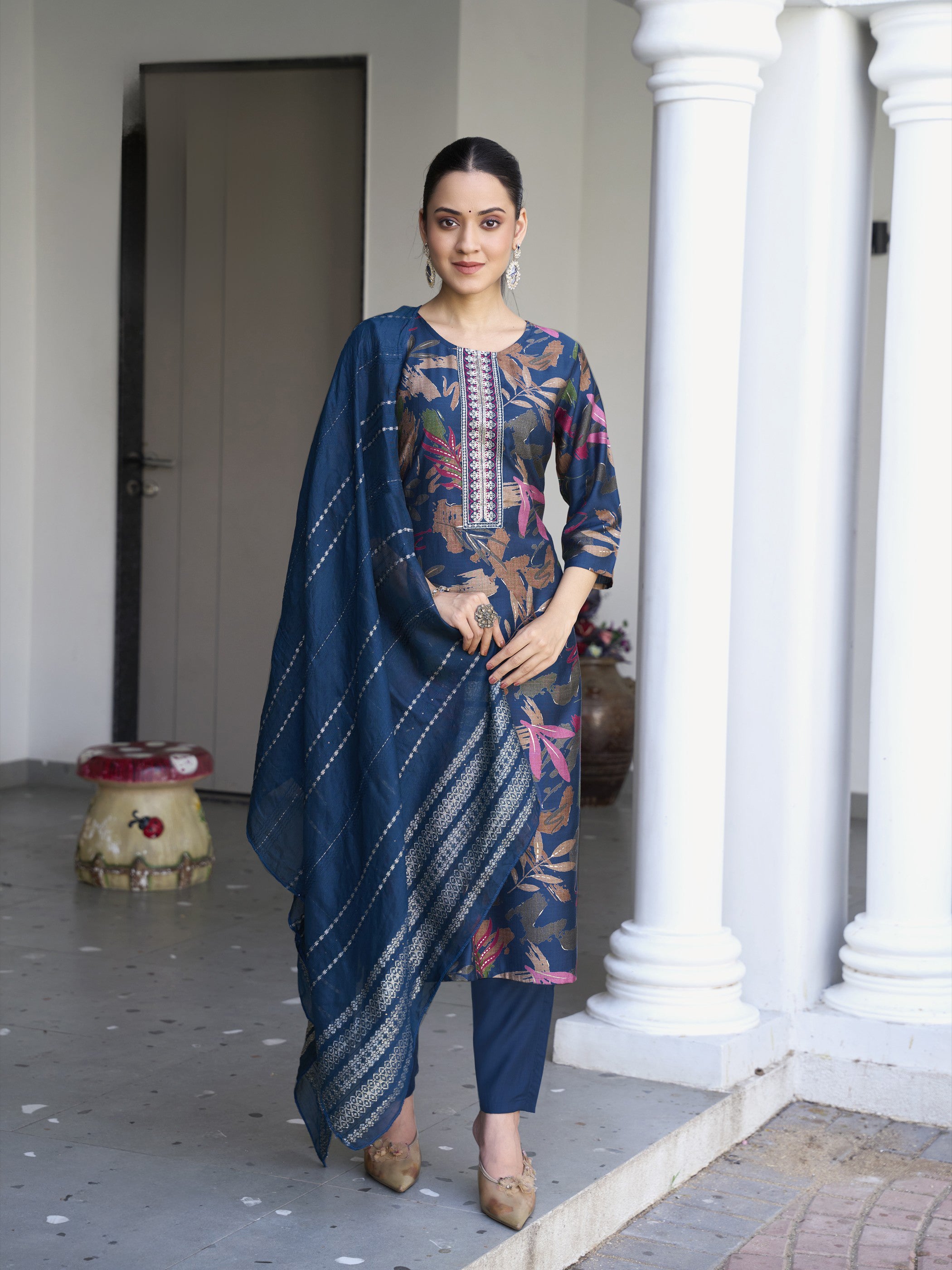 Riya Kamiz & Pant - Roop Darshan