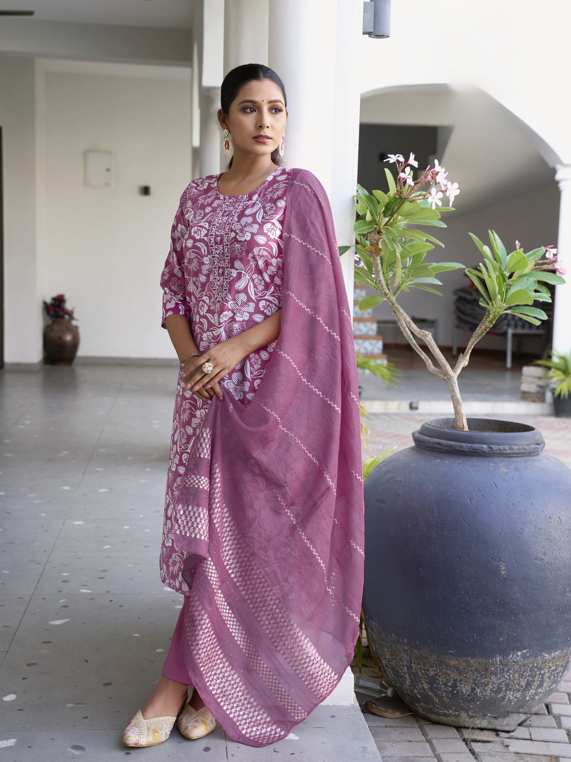 Riya Kamiz & Pant - Roop Darshan
