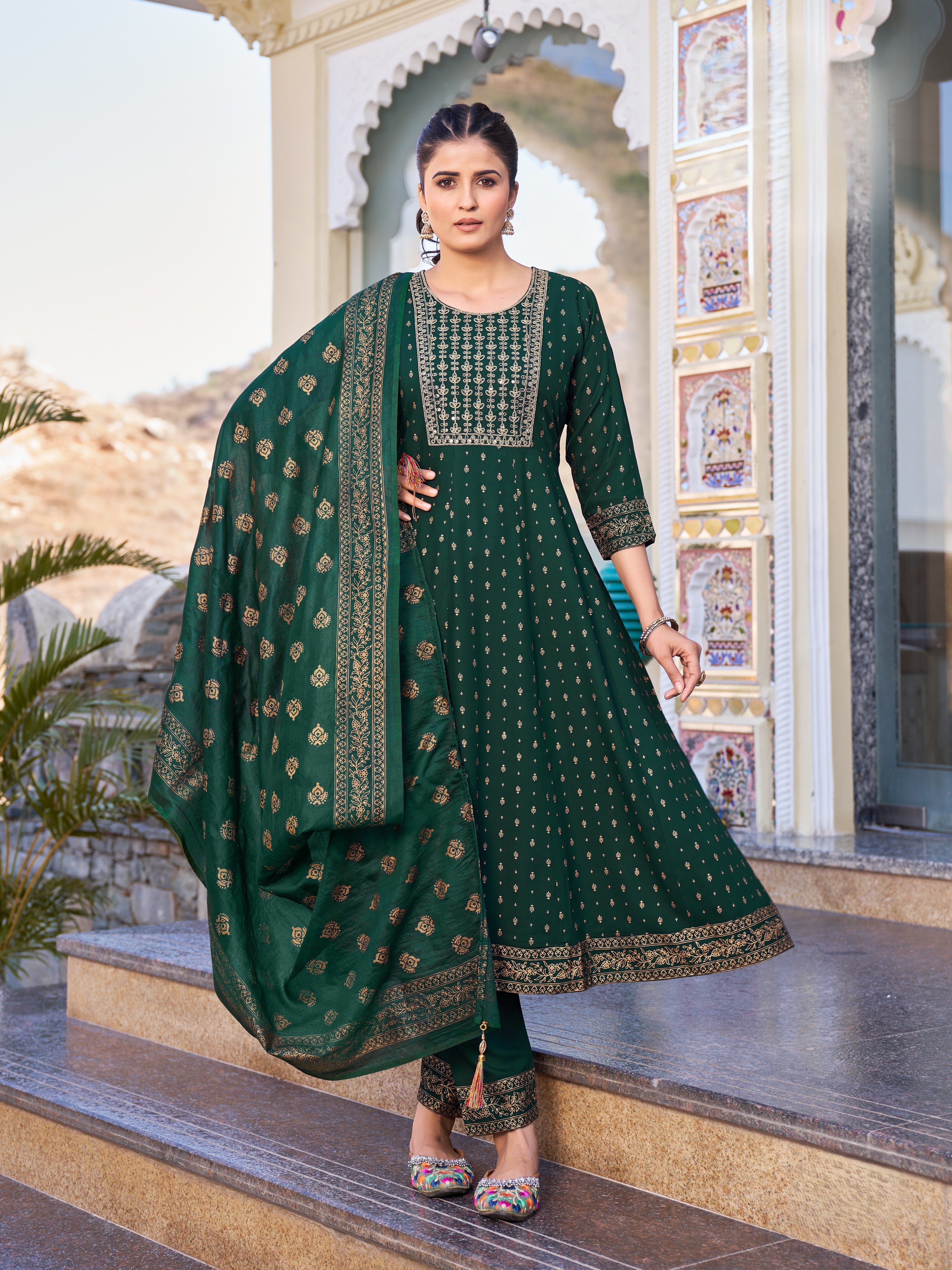 Keshni Flair Kamiz & Pant - Roop Darshan