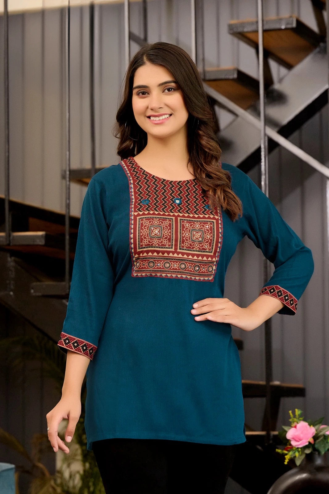 Mina Short Kurti