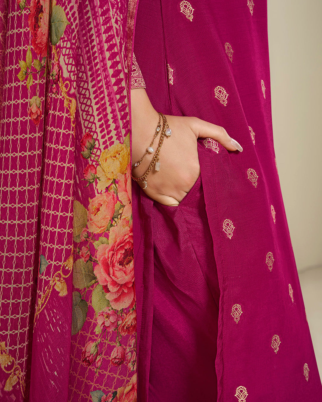 Vaani Kamiz & Pant - Roop Darshan