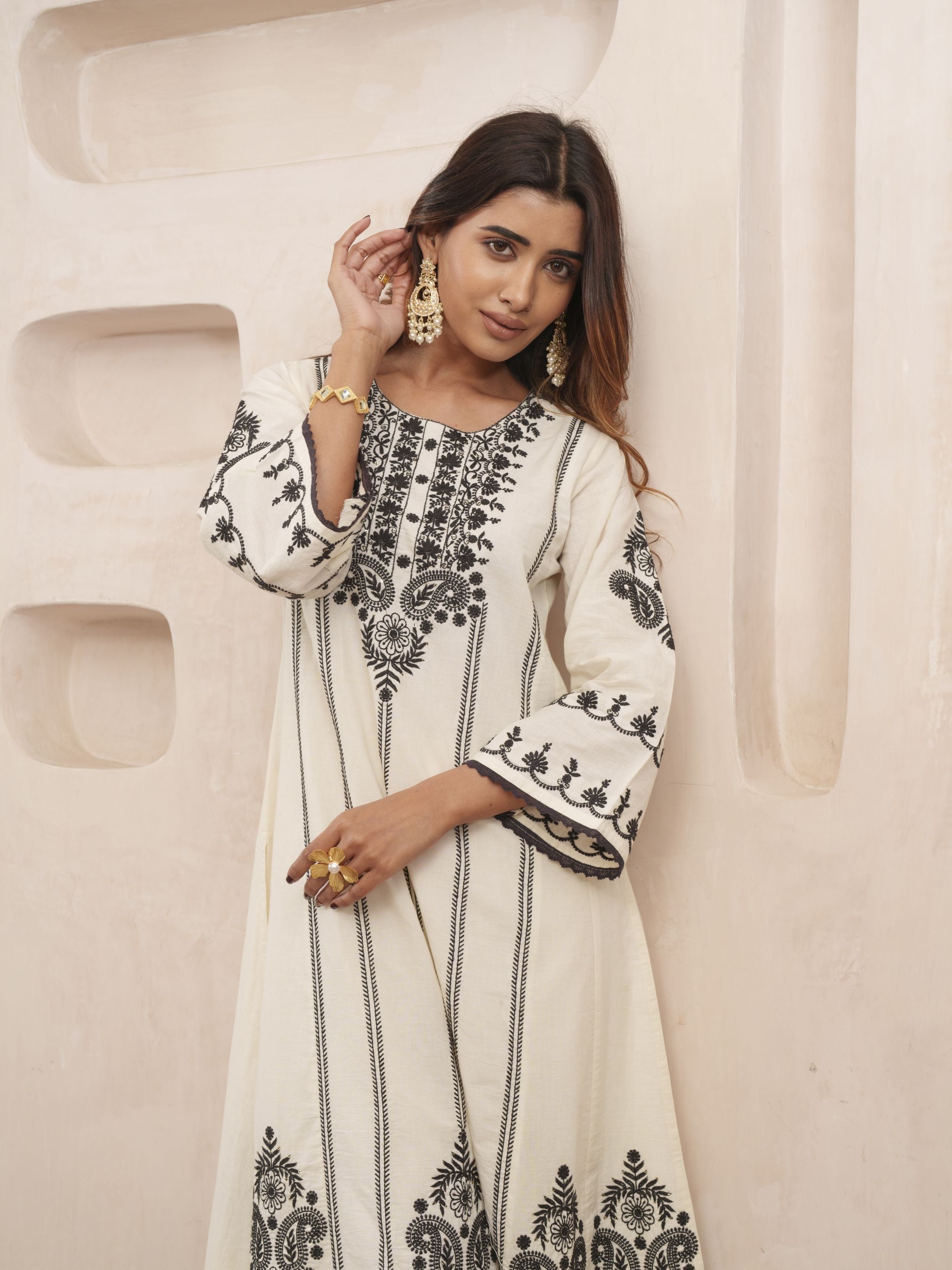 Inaya Flair Suit - Roop Darshan