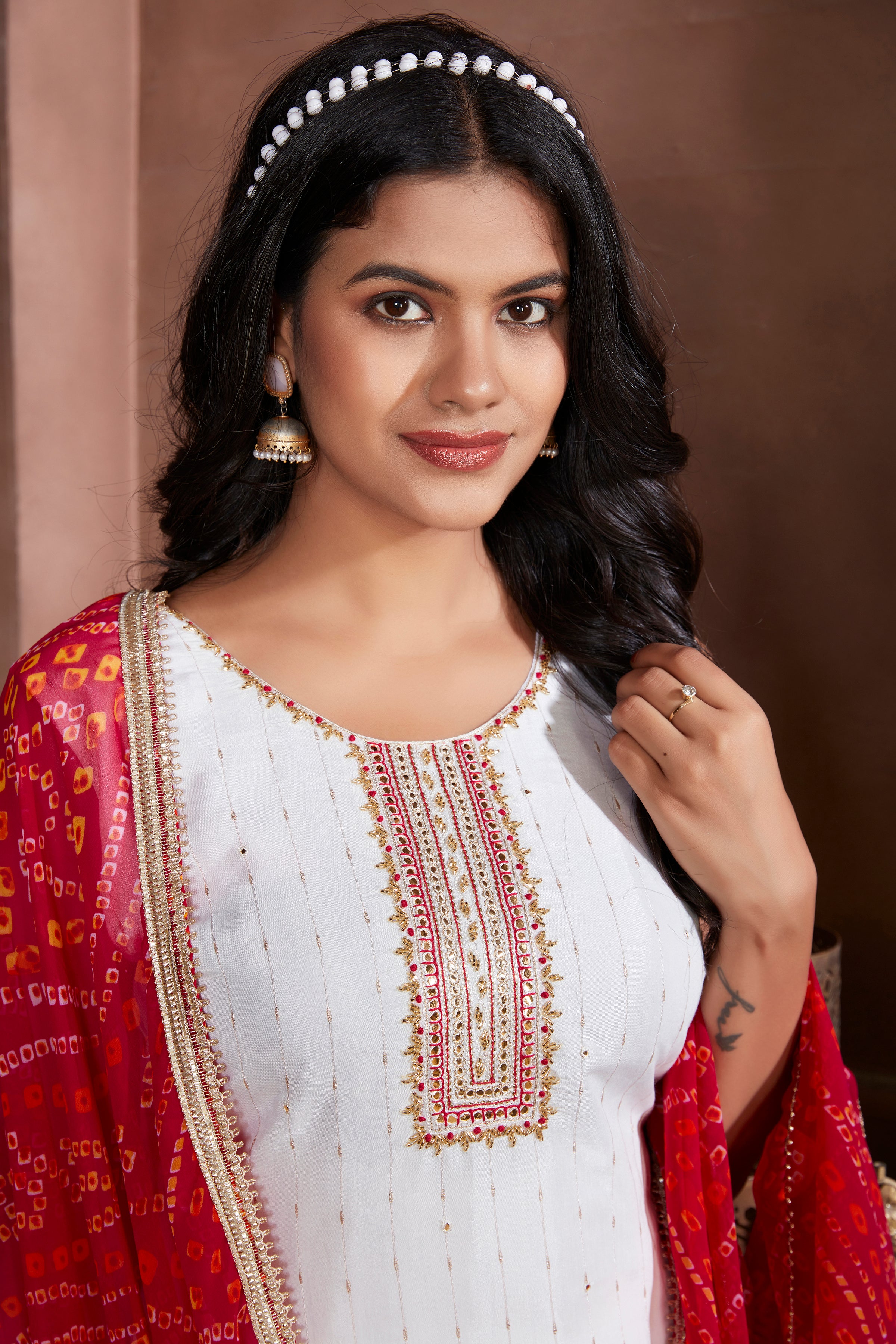 Bhakti Kamiz & Pant - Roop Darshan