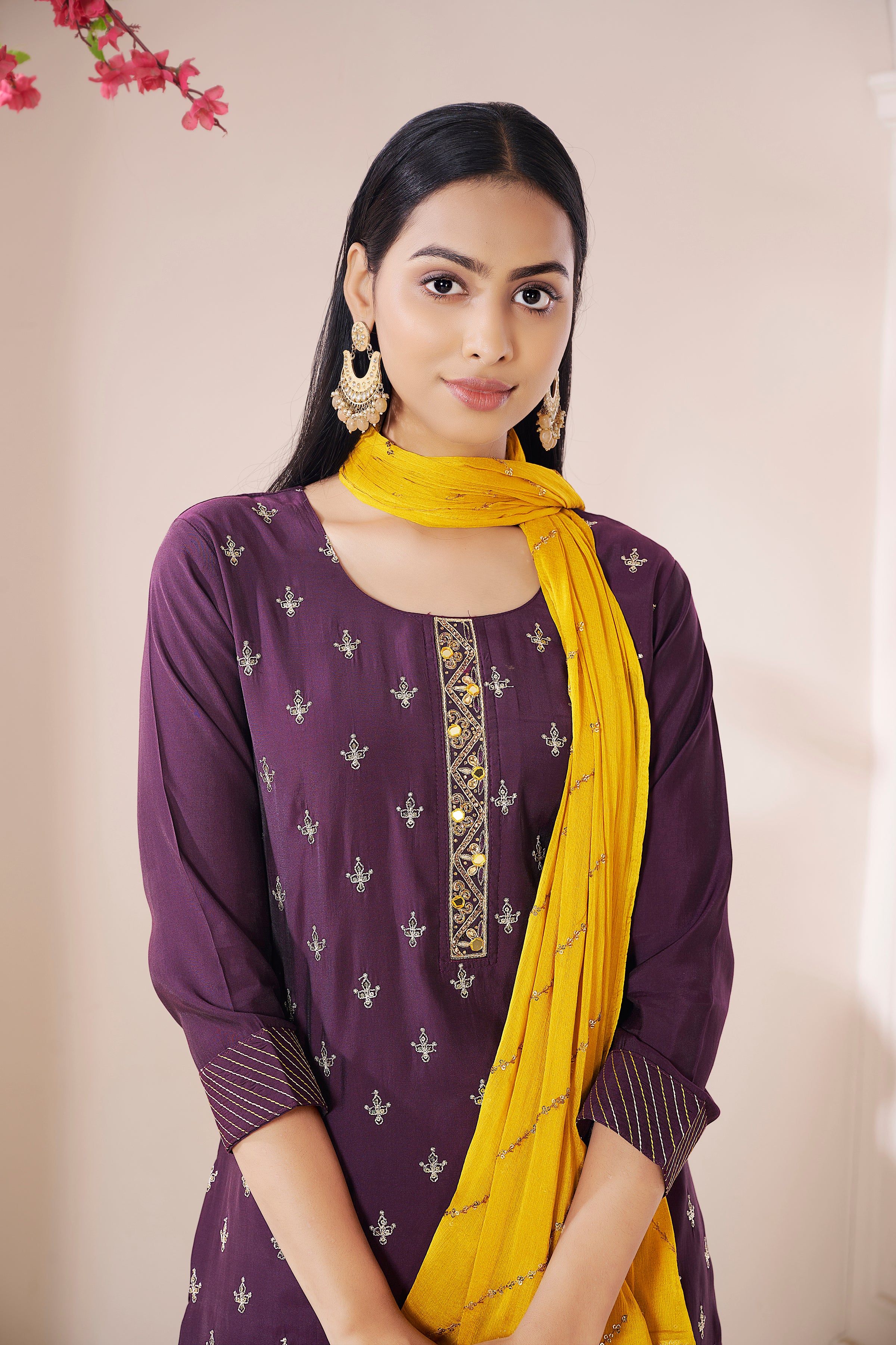 Avantika Kamiz & Pant - Roop Darshan