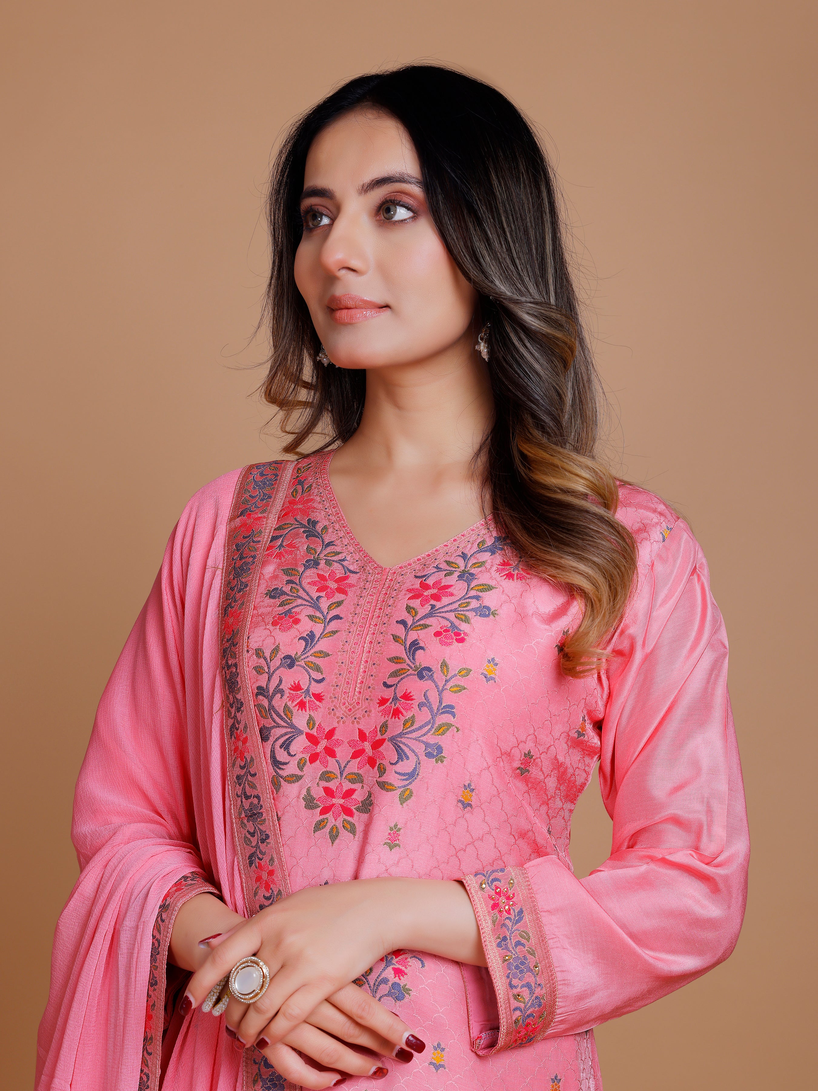 Kanika Kamiz & Pant