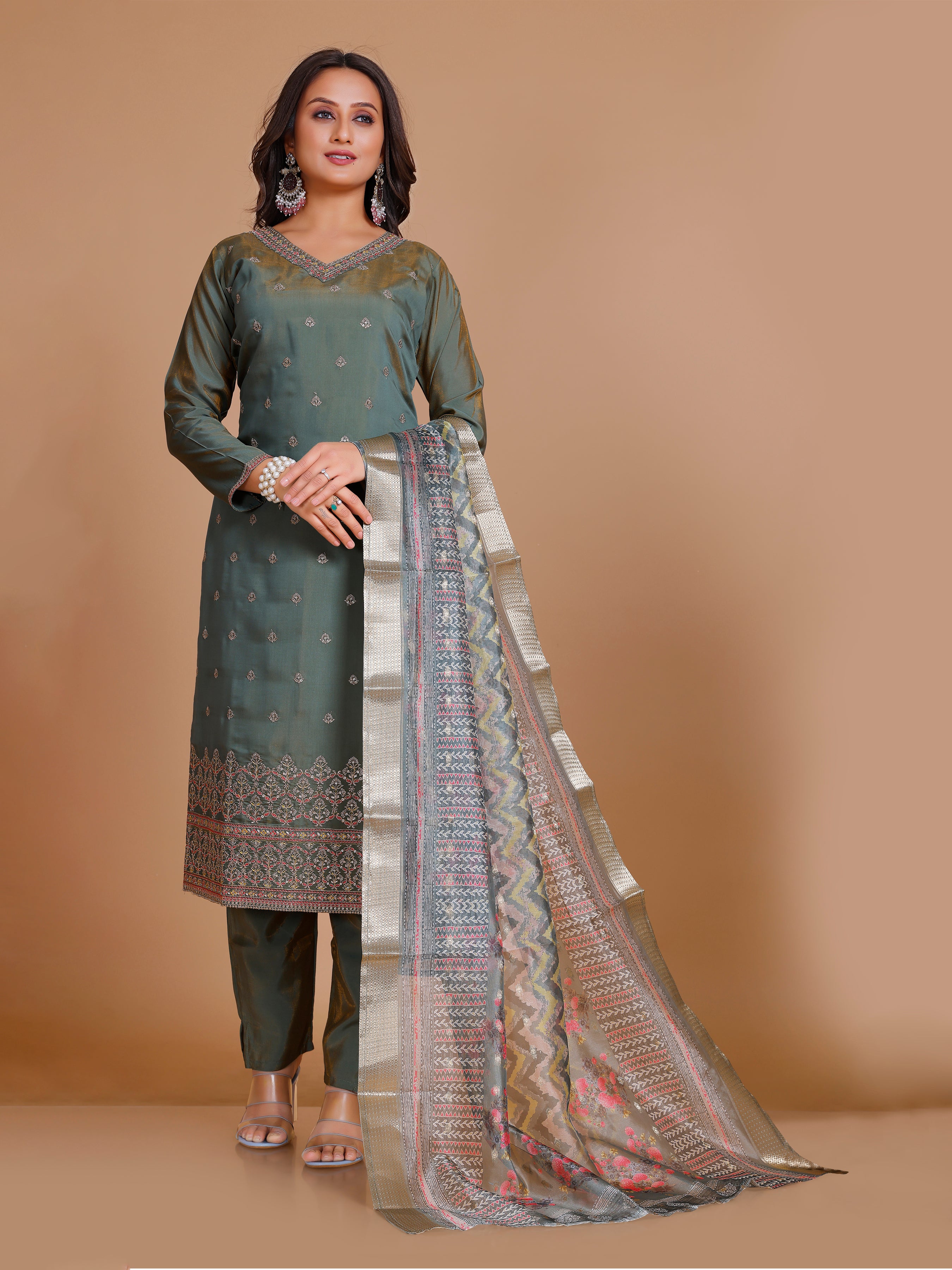 Myra Kamiz & Pant - Roop Darshan
