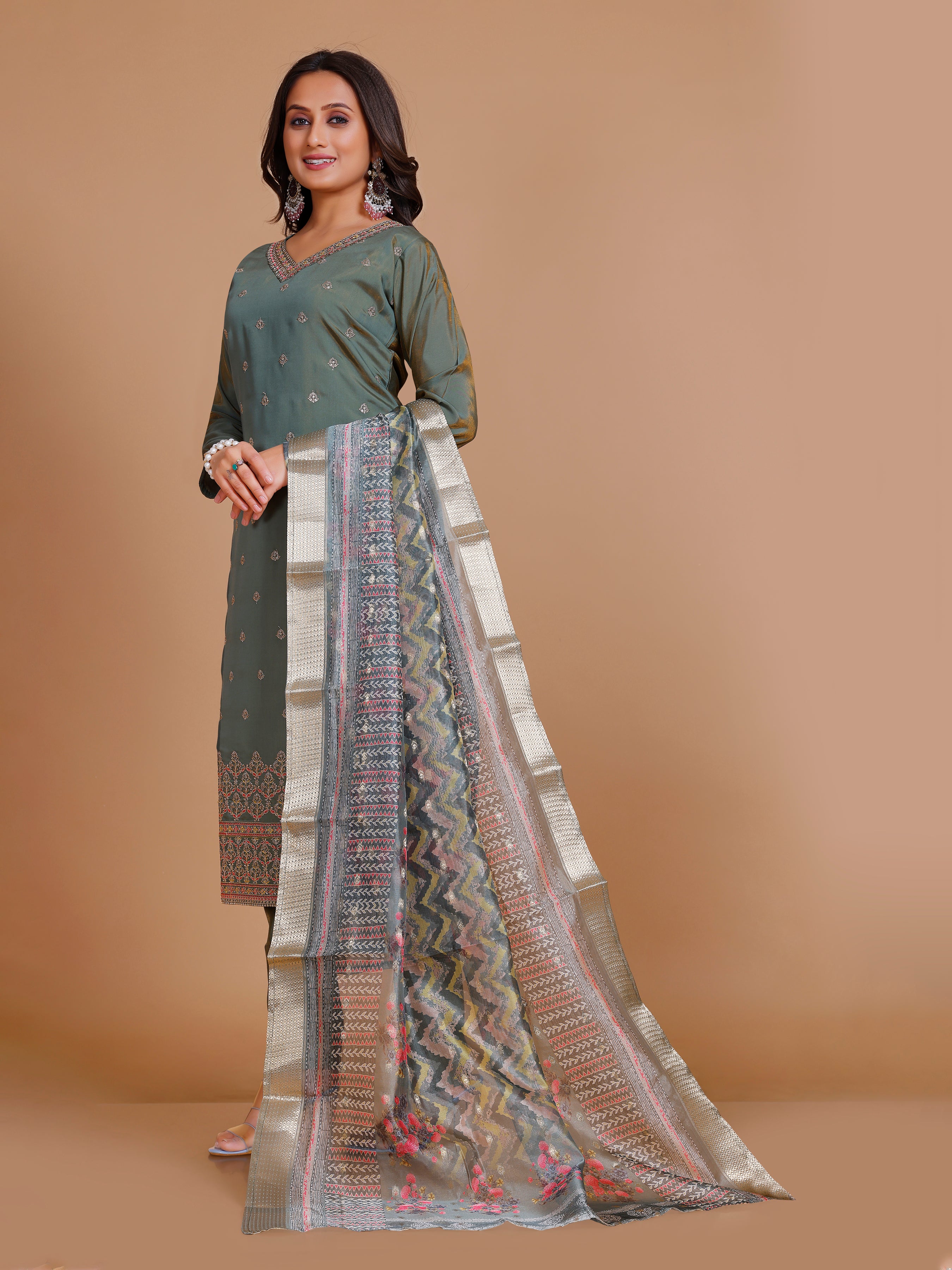 Myra Kamiz & Pant - Roop Darshan