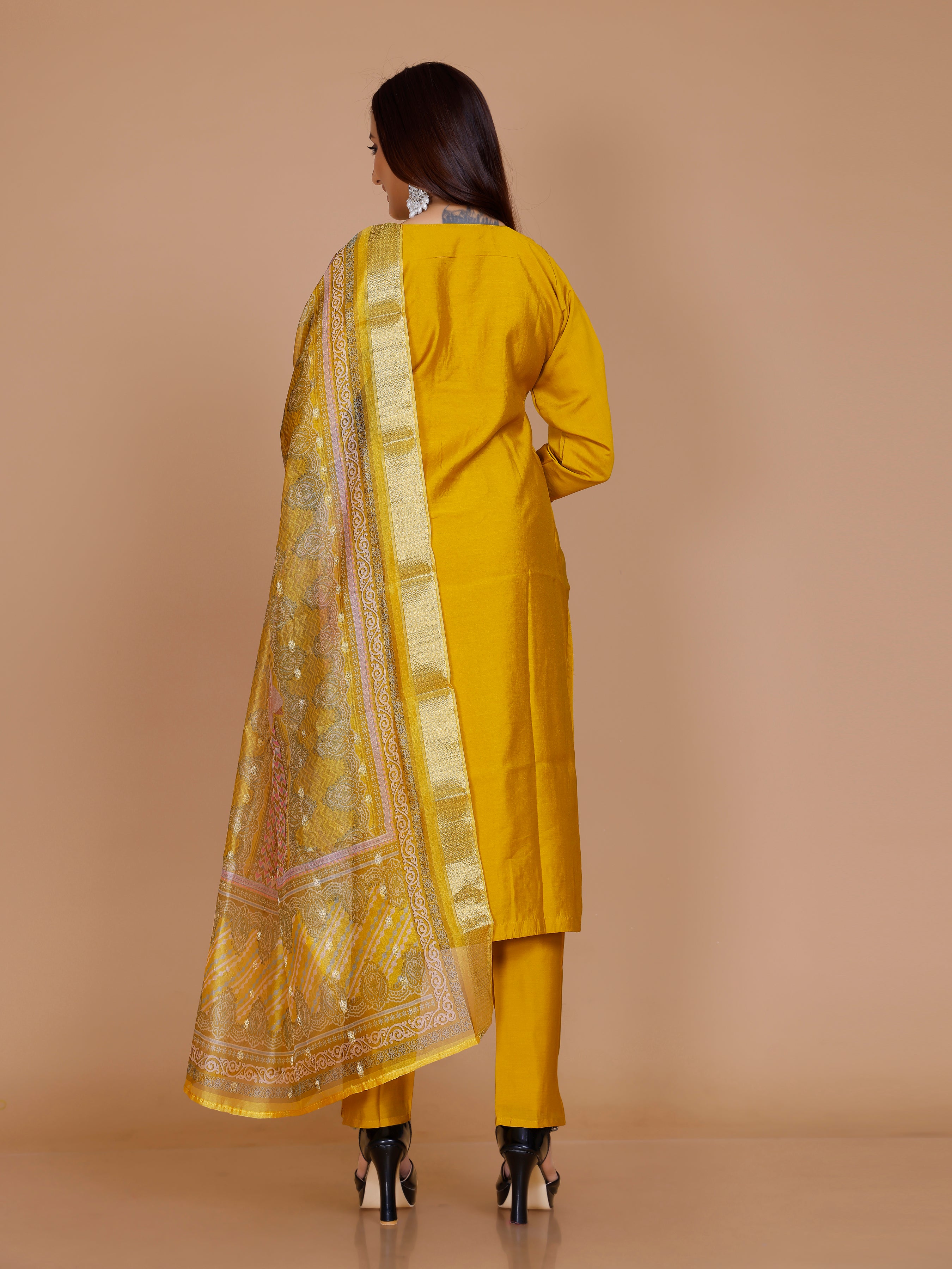 Nidhi Kamiz & Pant - Roop Darshan