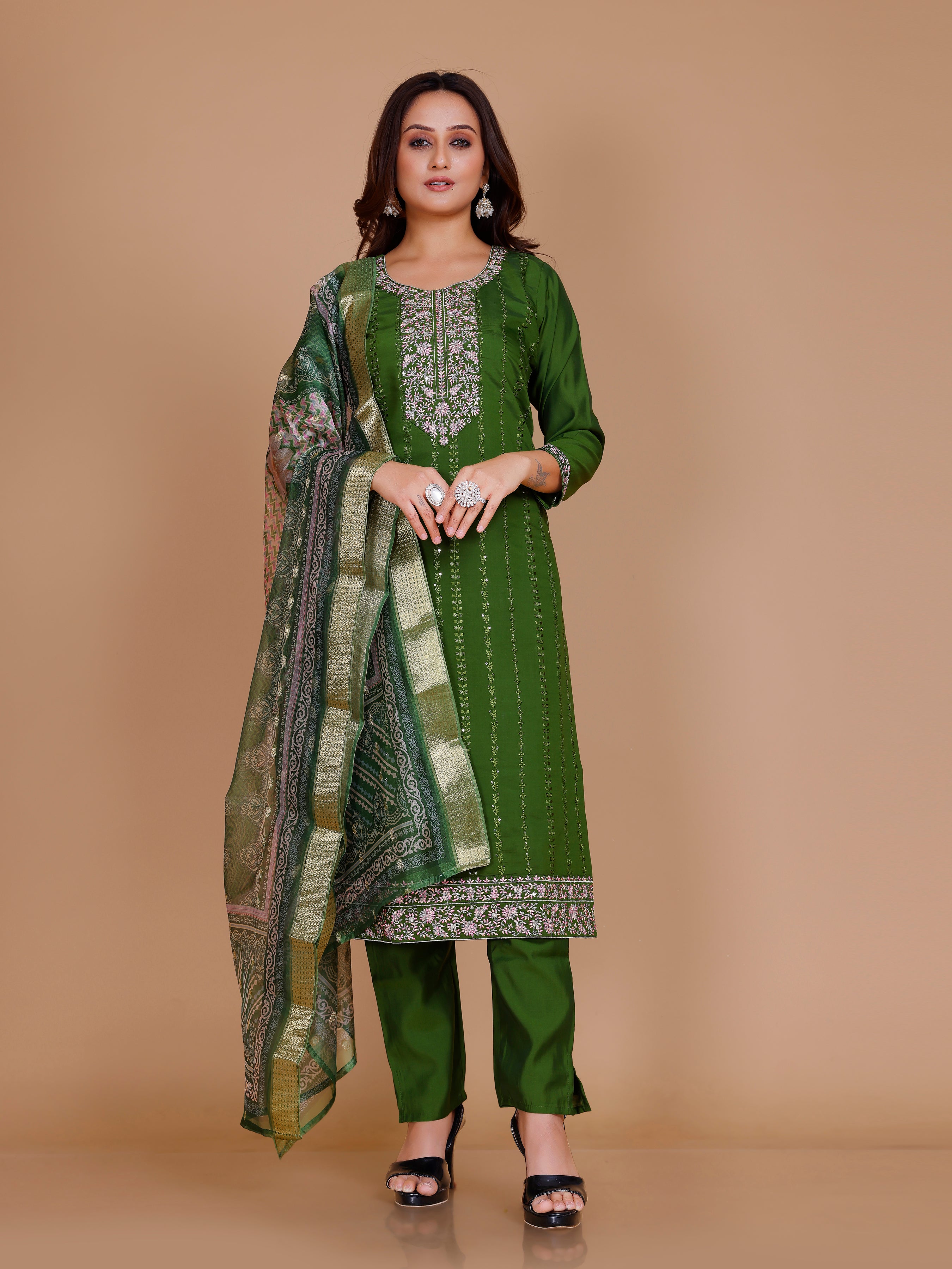 Nidhi Kamiz & Pant - Roop Darshan