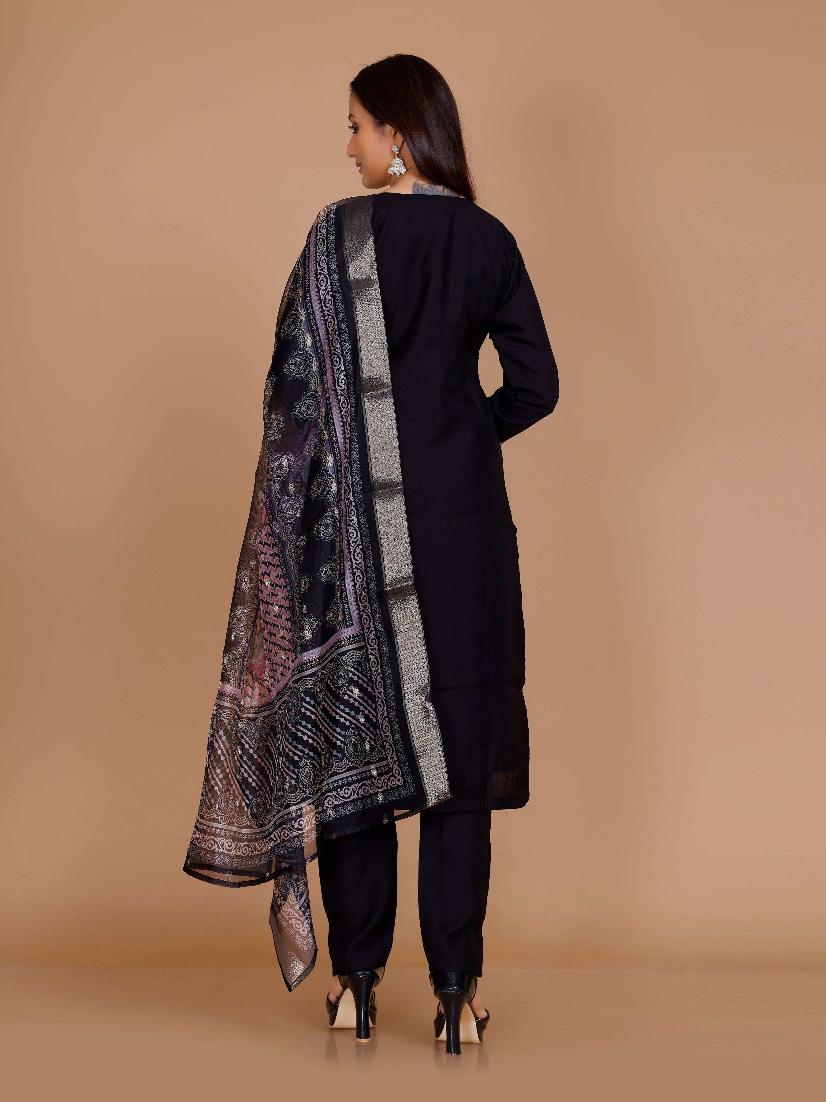 Nidhi Kamiz & Pant - Roop Darshan
