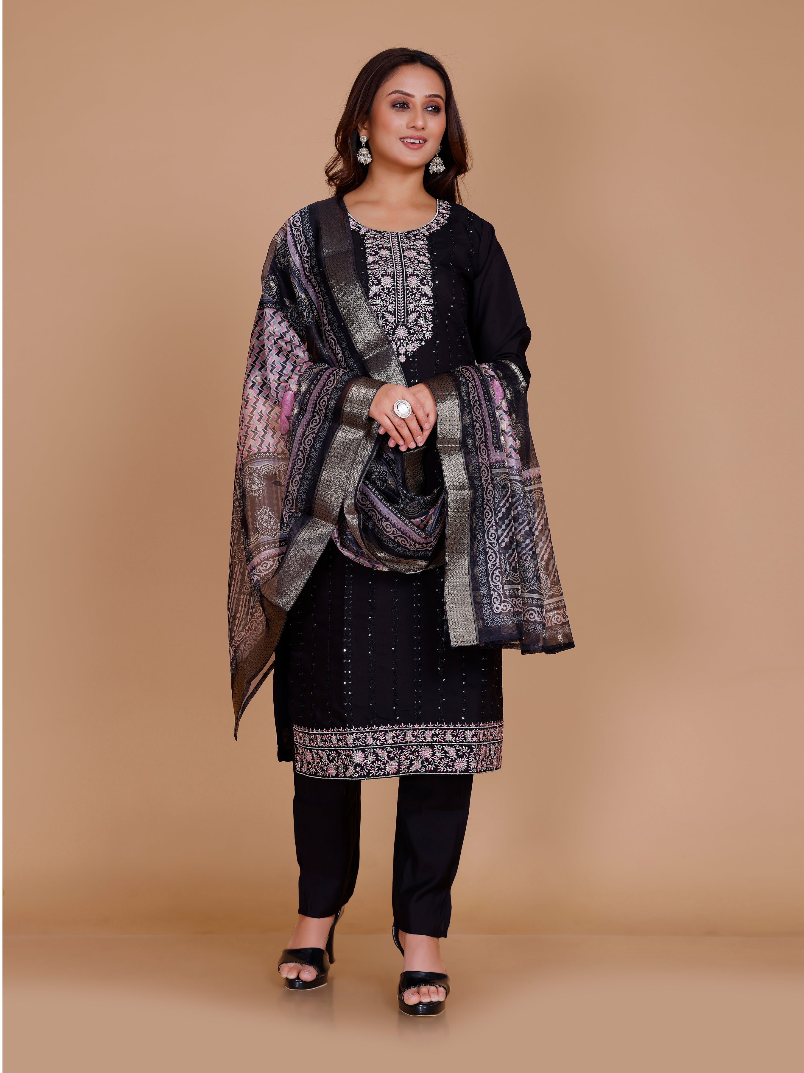Nidhi Kamiz & Pant - Roop Darshan