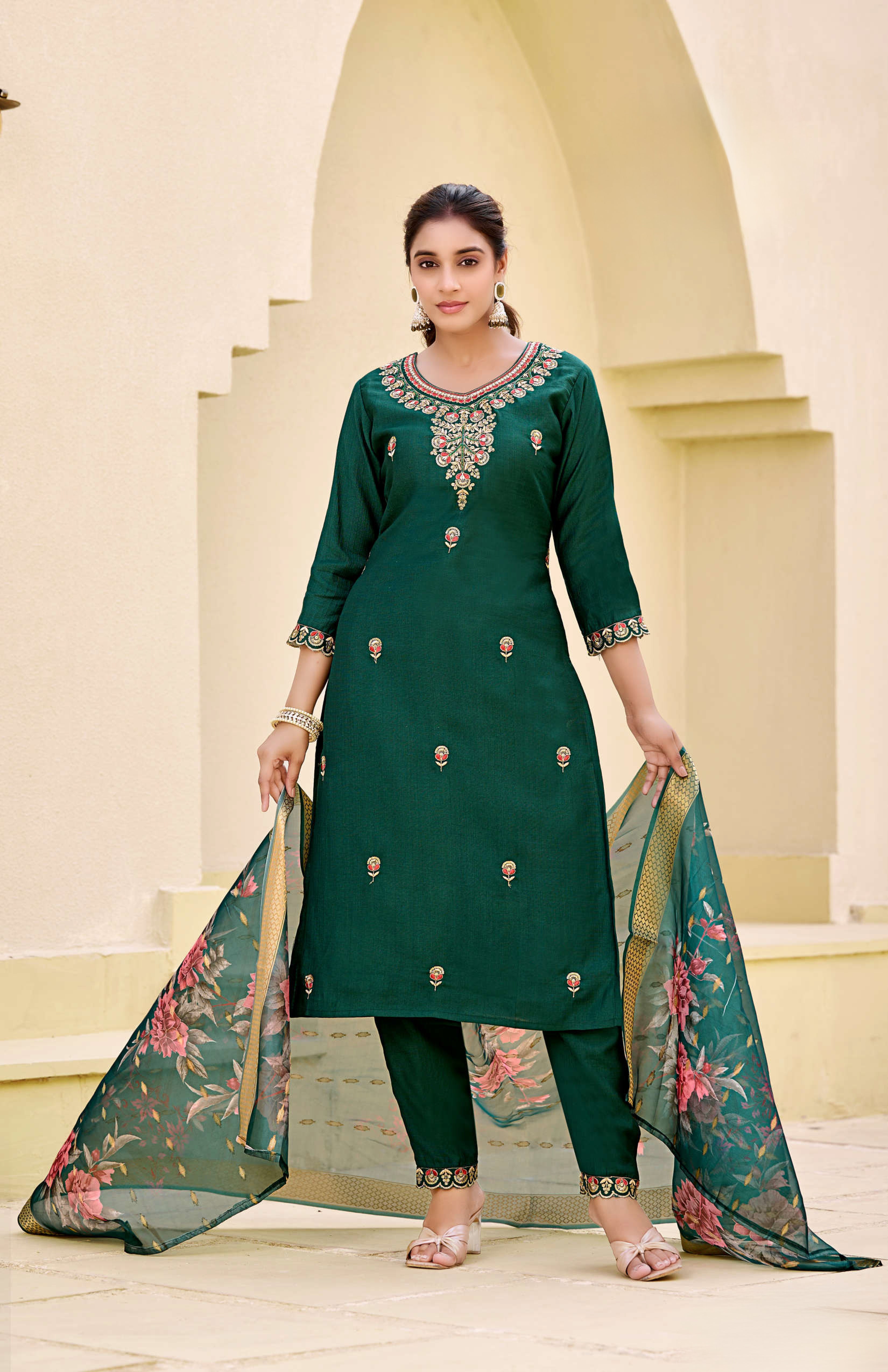 Ruhi Kamiz & Pant