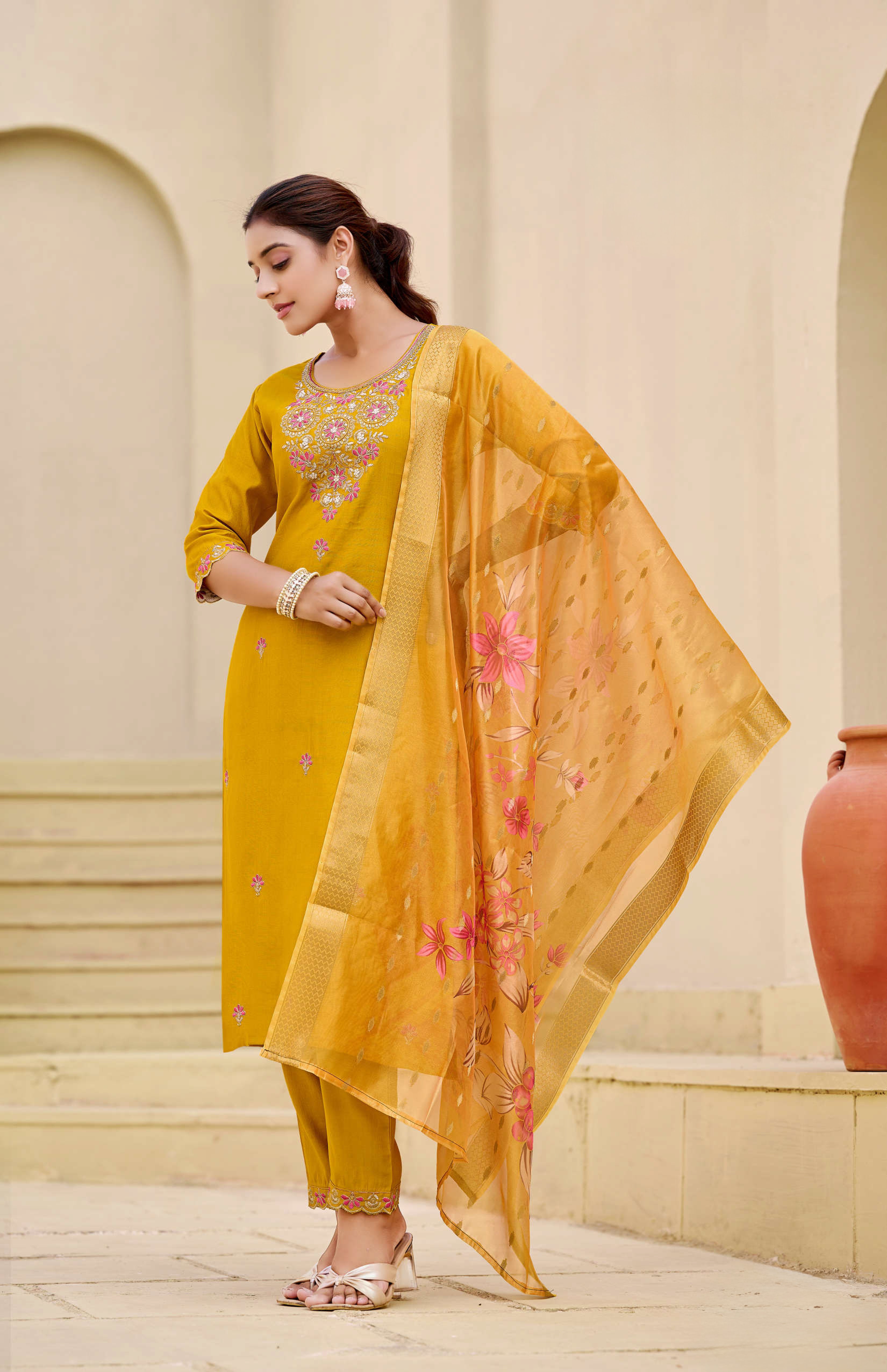 Ruhi Kamiz & Pant