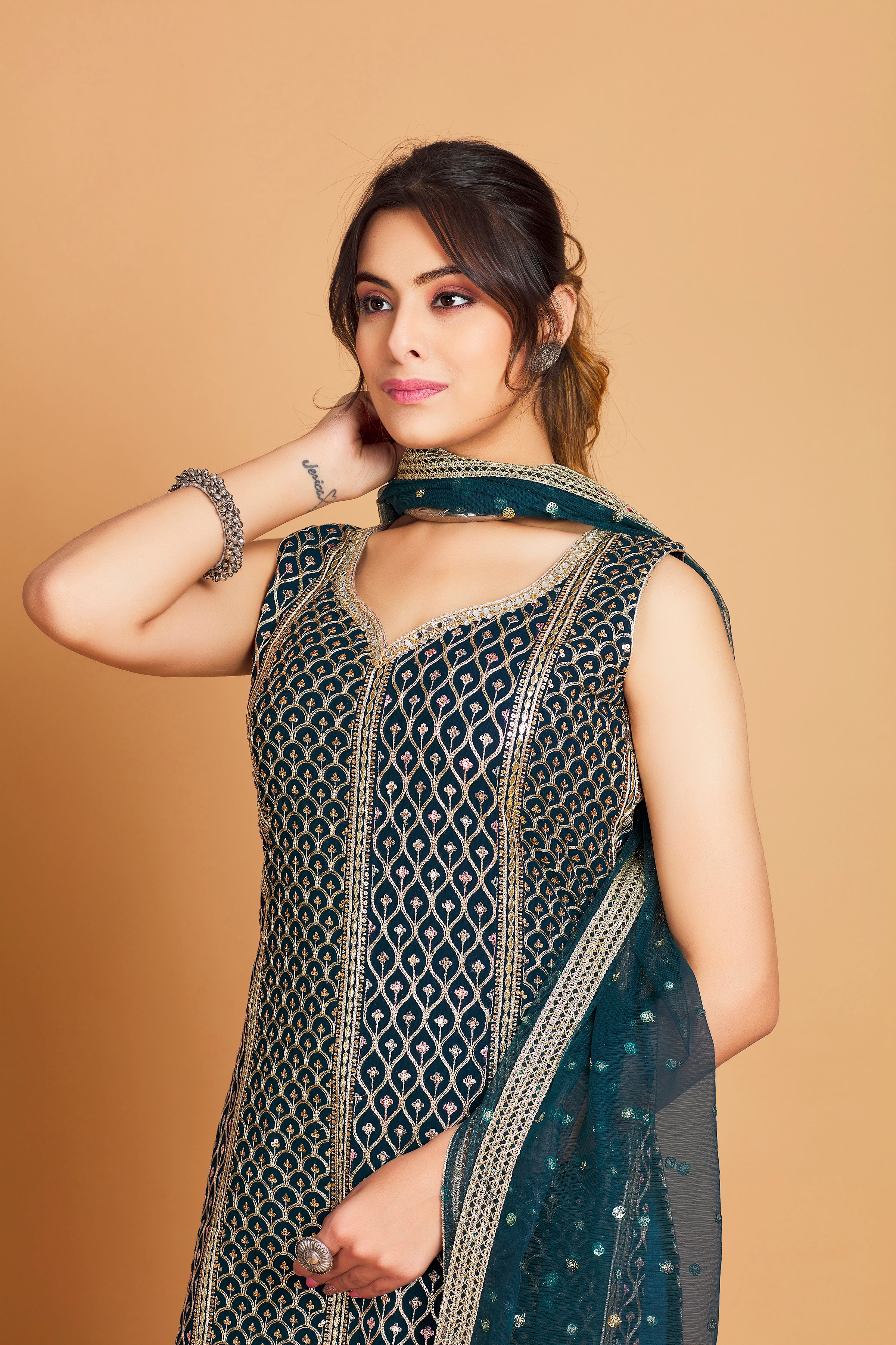 Chandrikha Kamiz & Pant - Roop Darshan