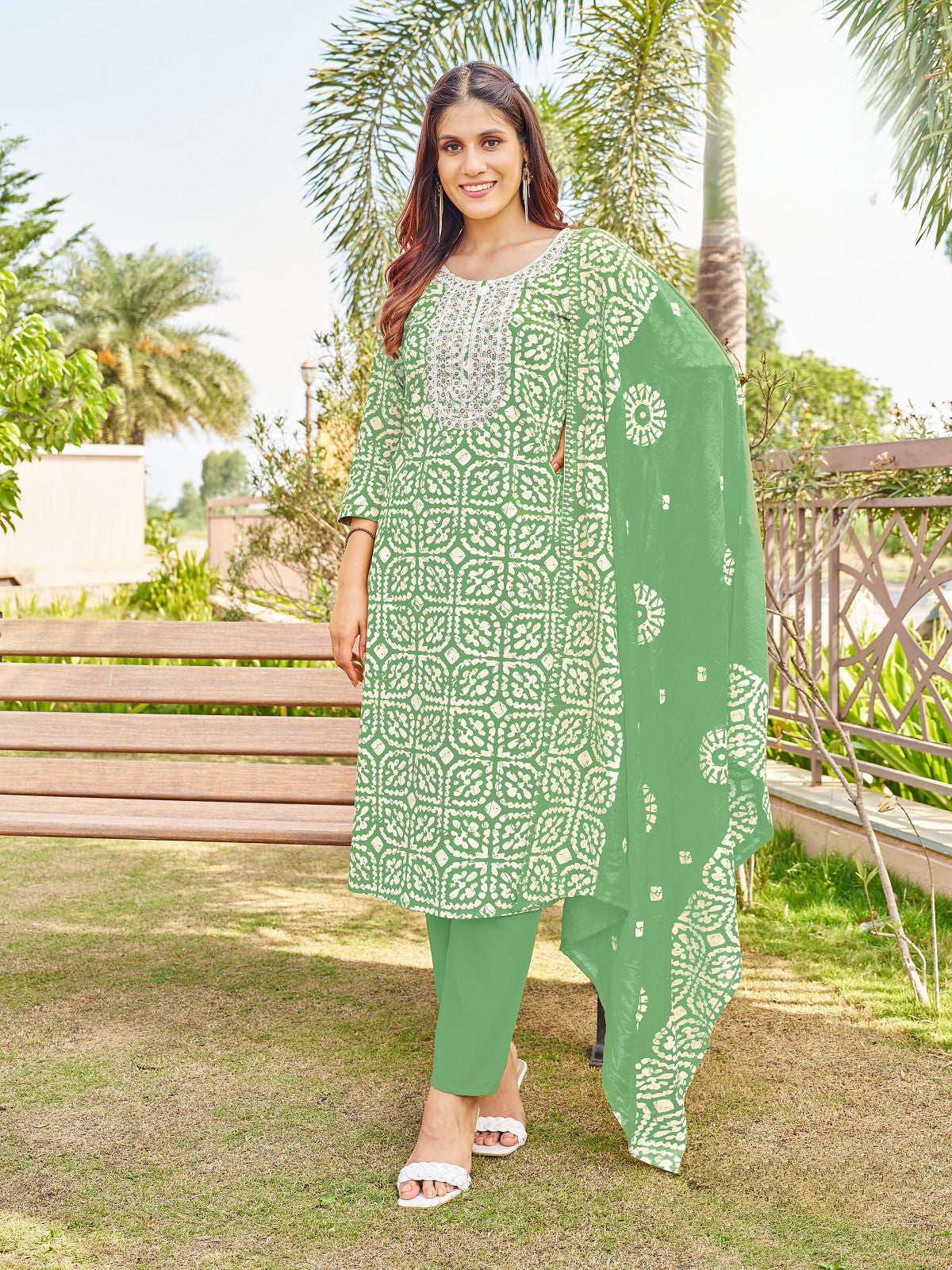 Divya Kamiz & Pant - Roop Darshan