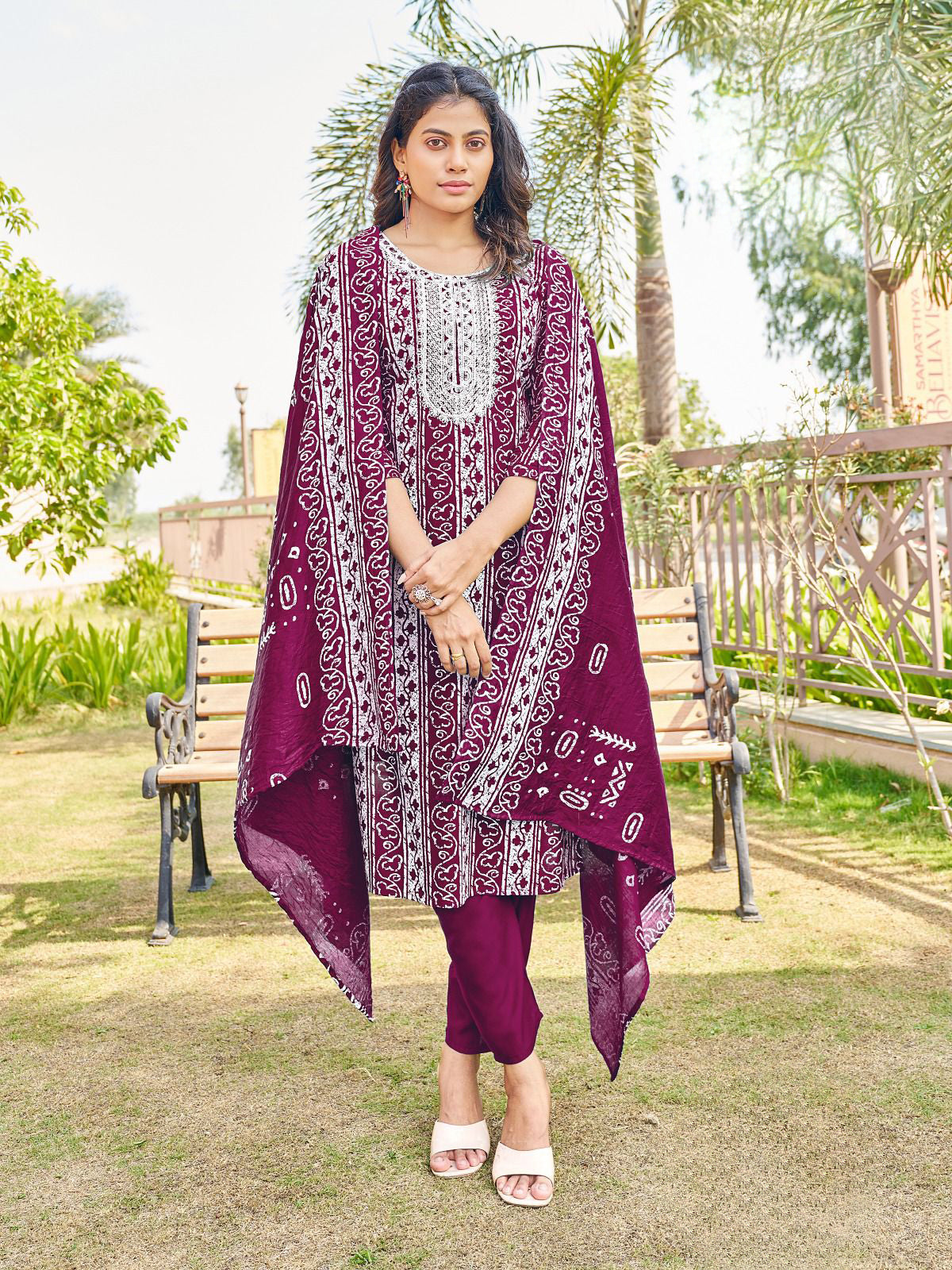 Divya Kamiz & Pant - Roop Darshan