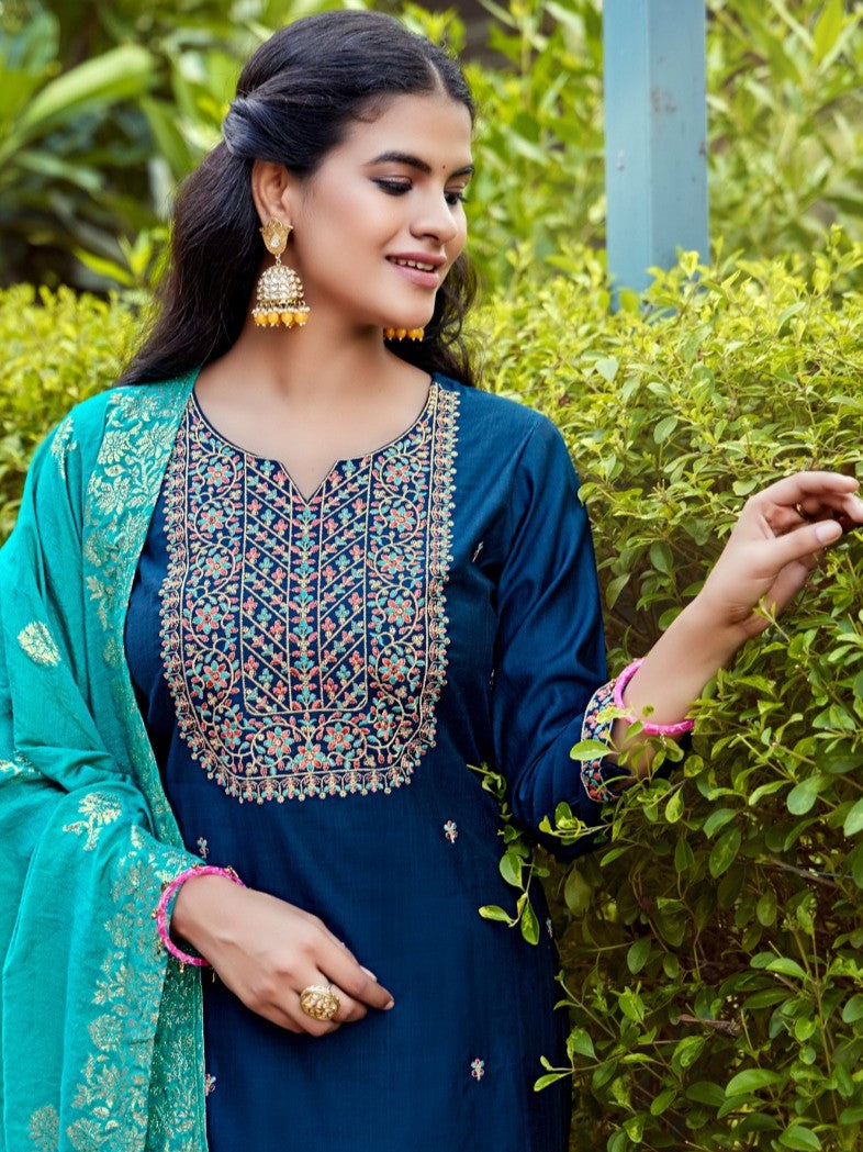 Isha Kamiz & Pant