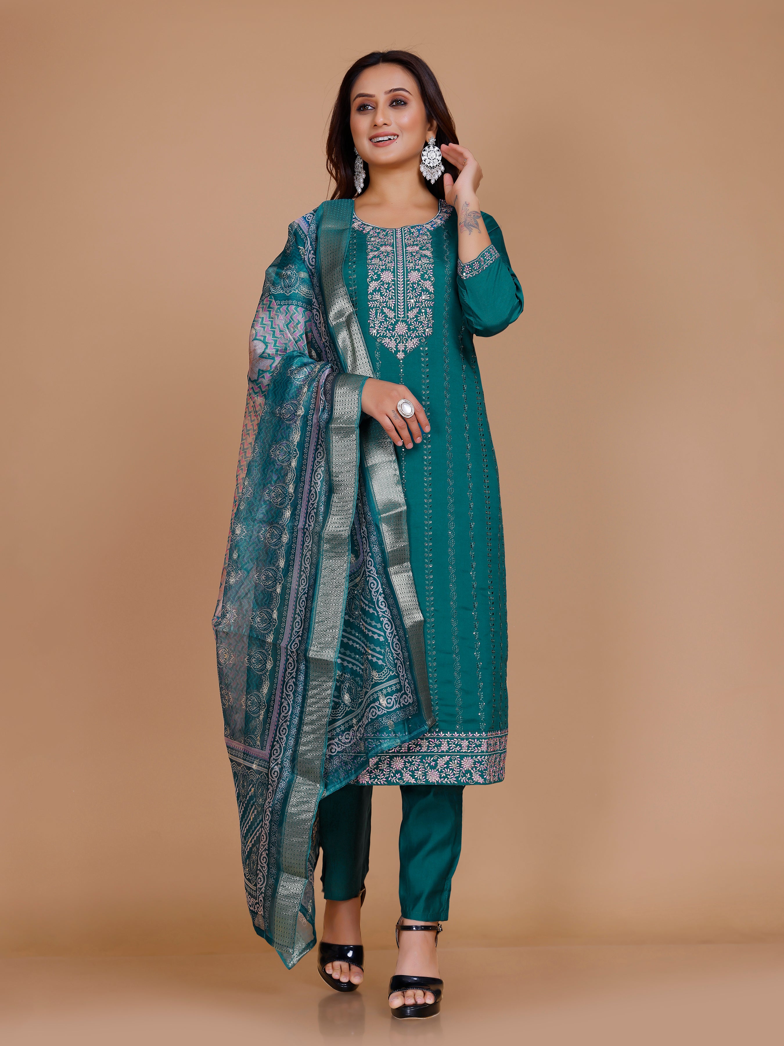 Nidhi Kamiz & Pant - Roop Darshan