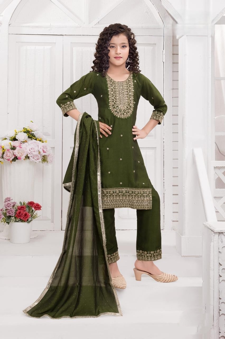 Shreya Kamiz & Pant
