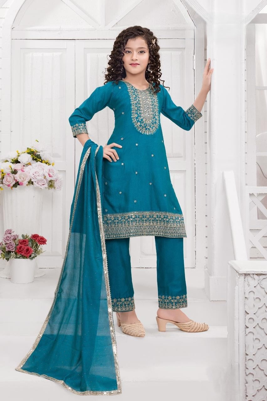 Shreya Kamiz & Pant