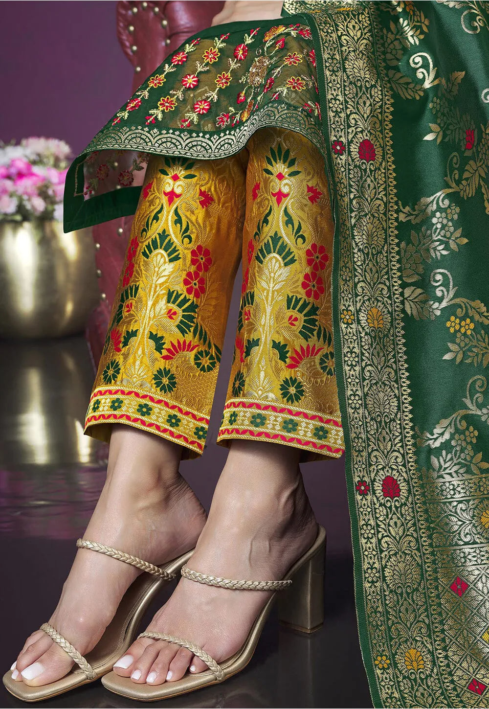 Ahira Kamiz & Pant - Roop Darshan