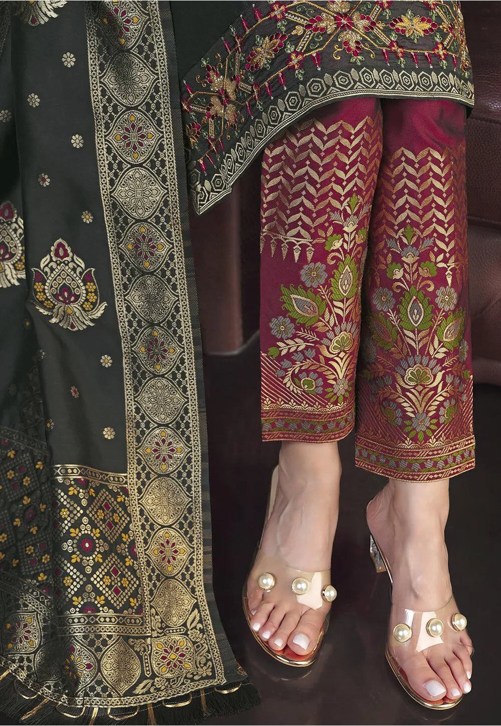 Ahira Kamiz & Pant - Roop Darshan