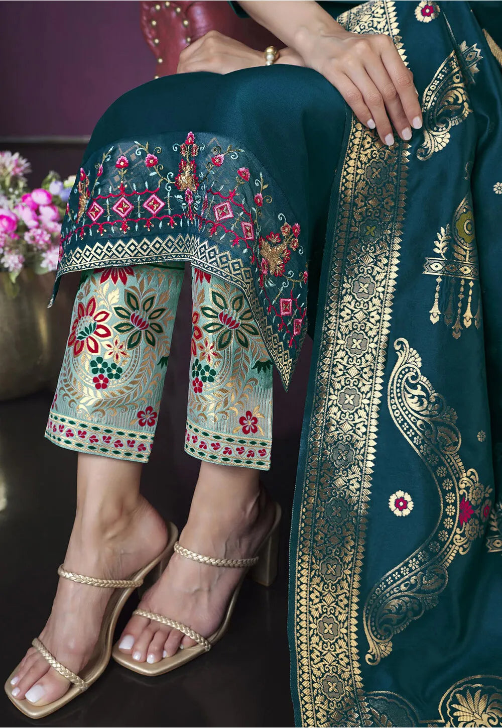 Ahira Kamiz & Pant - Roop Darshan