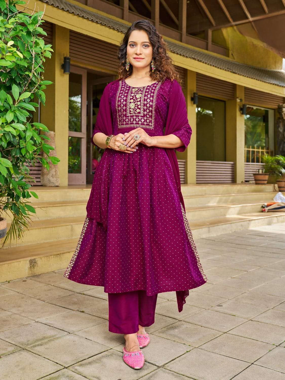 Tiya Kamiz & Pant - Roop Darshan