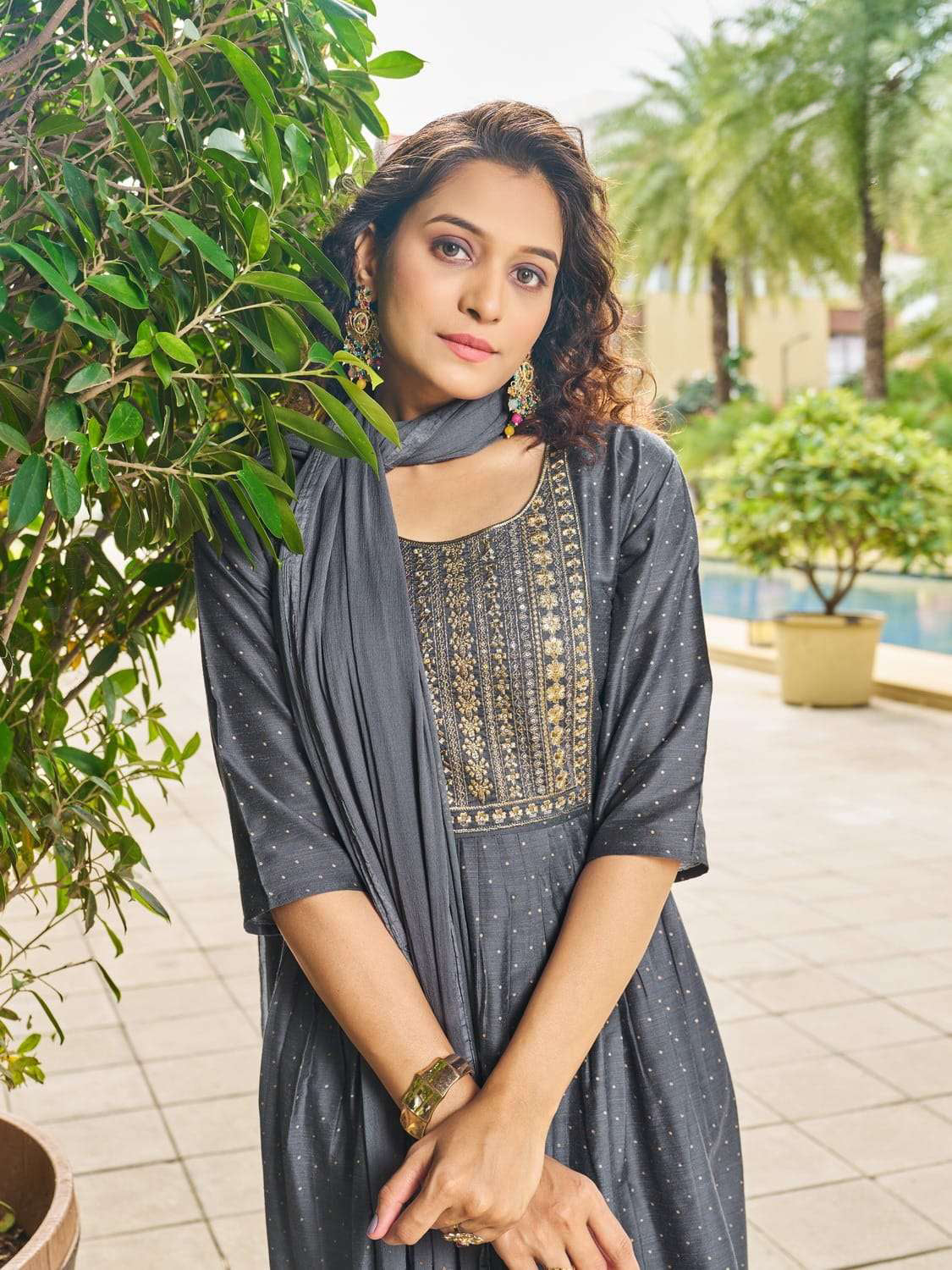 Tiya Kamiz & Pant - Roop Darshan