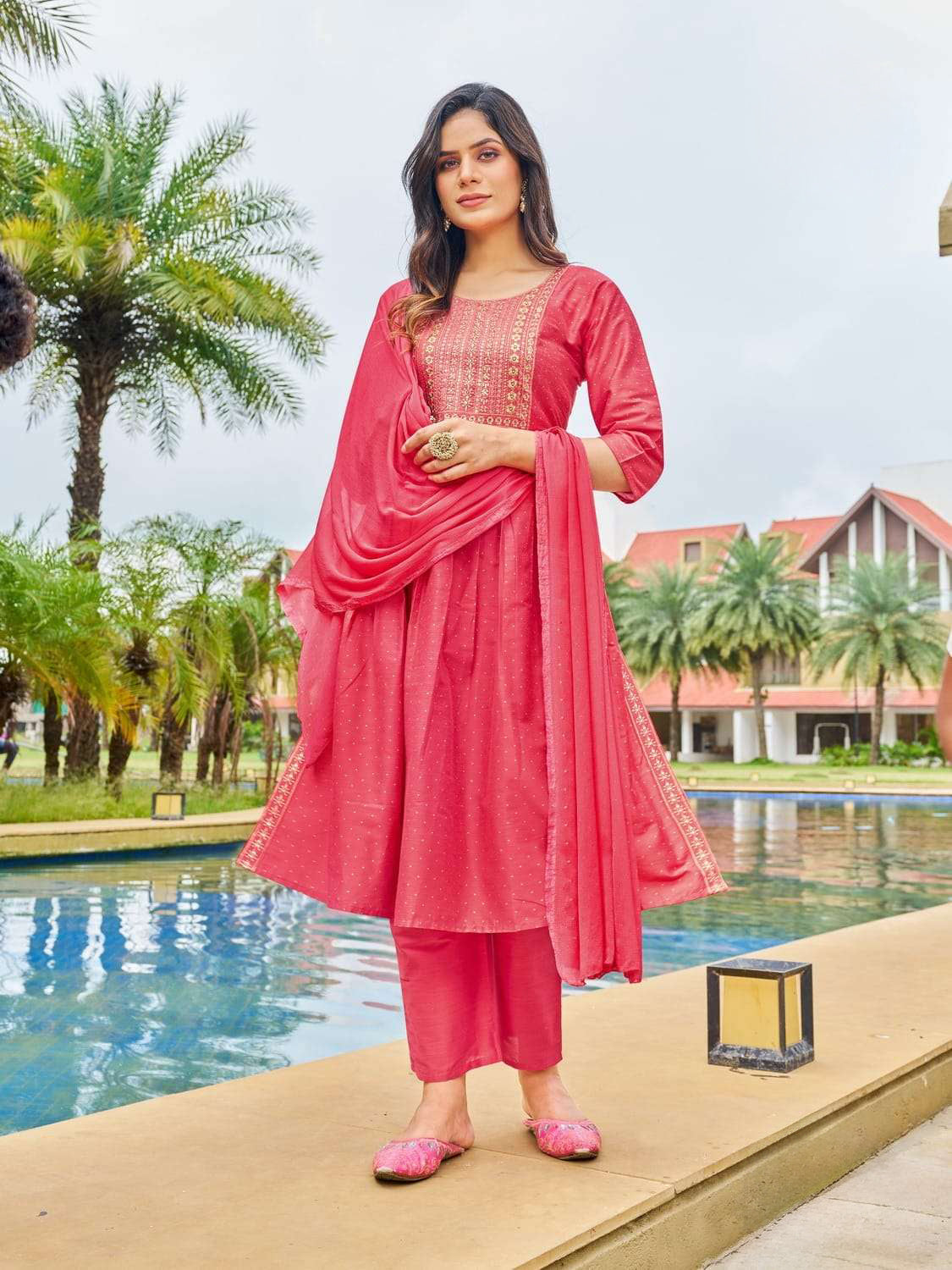 Tiya Kamiz & Pant - Roop Darshan
