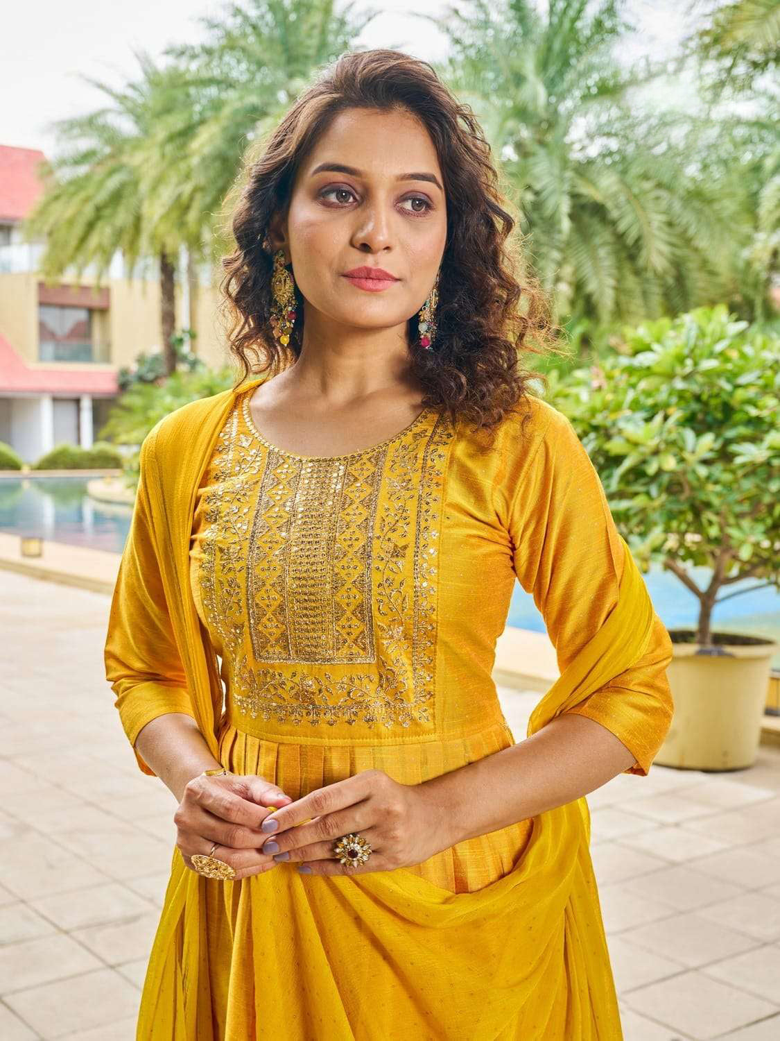 Tiya Kamiz & Pant - Roop Darshan