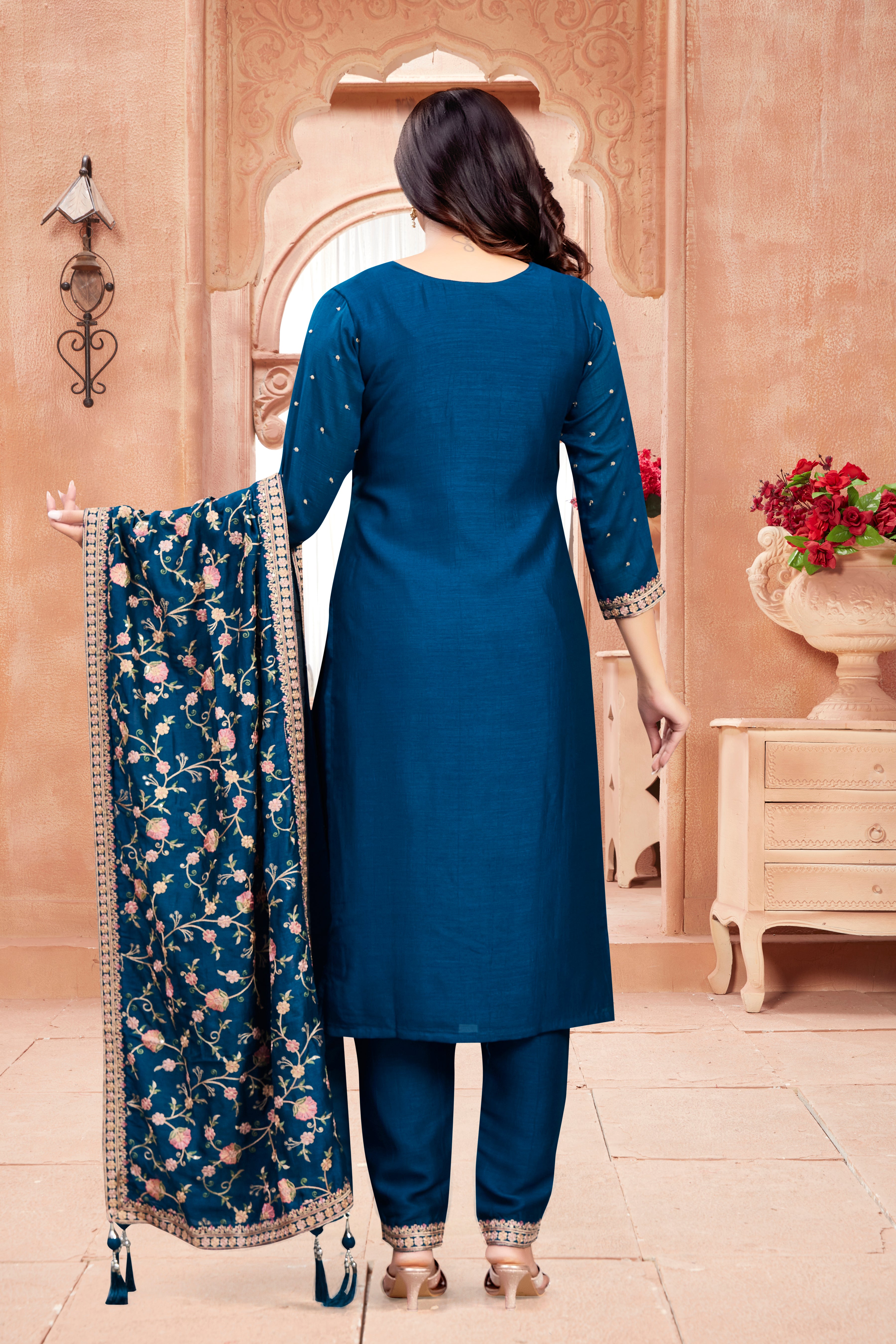 Aashi Kamiz & Pant - Roop Darshan