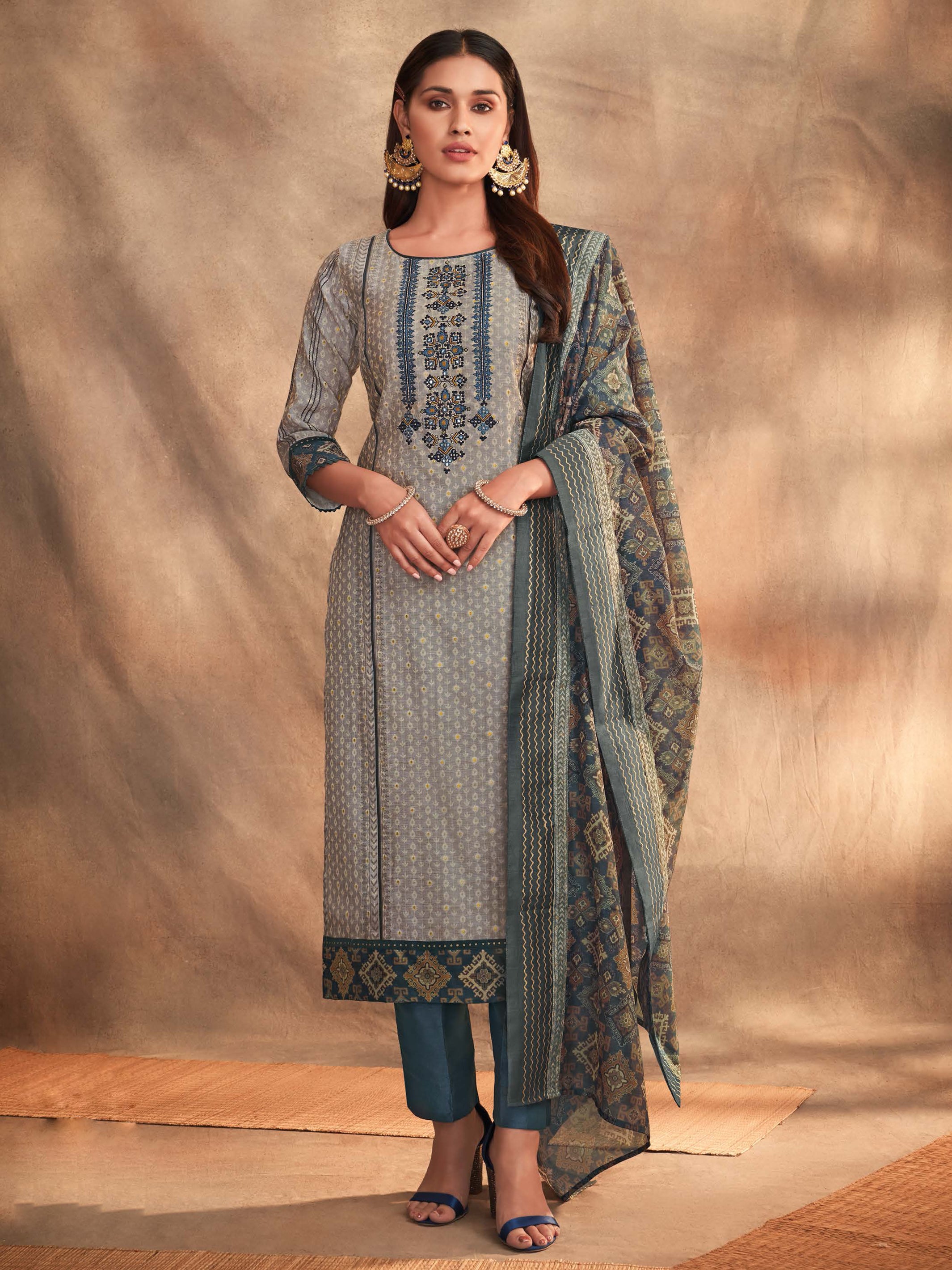 Saniya Straight Suit - Roop Darshan
