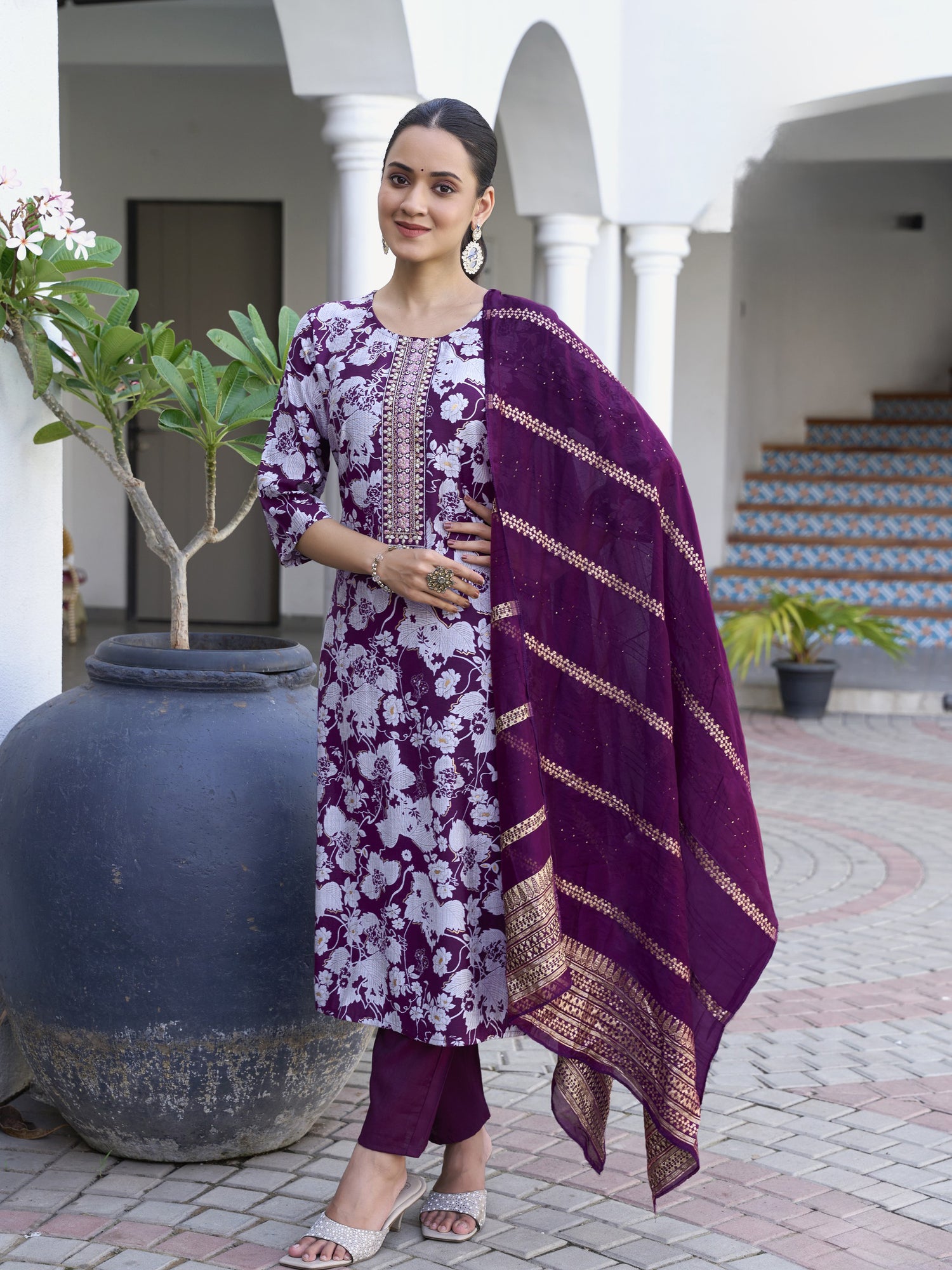 Riya Kamiz &amp; Pant - Roop Darshan