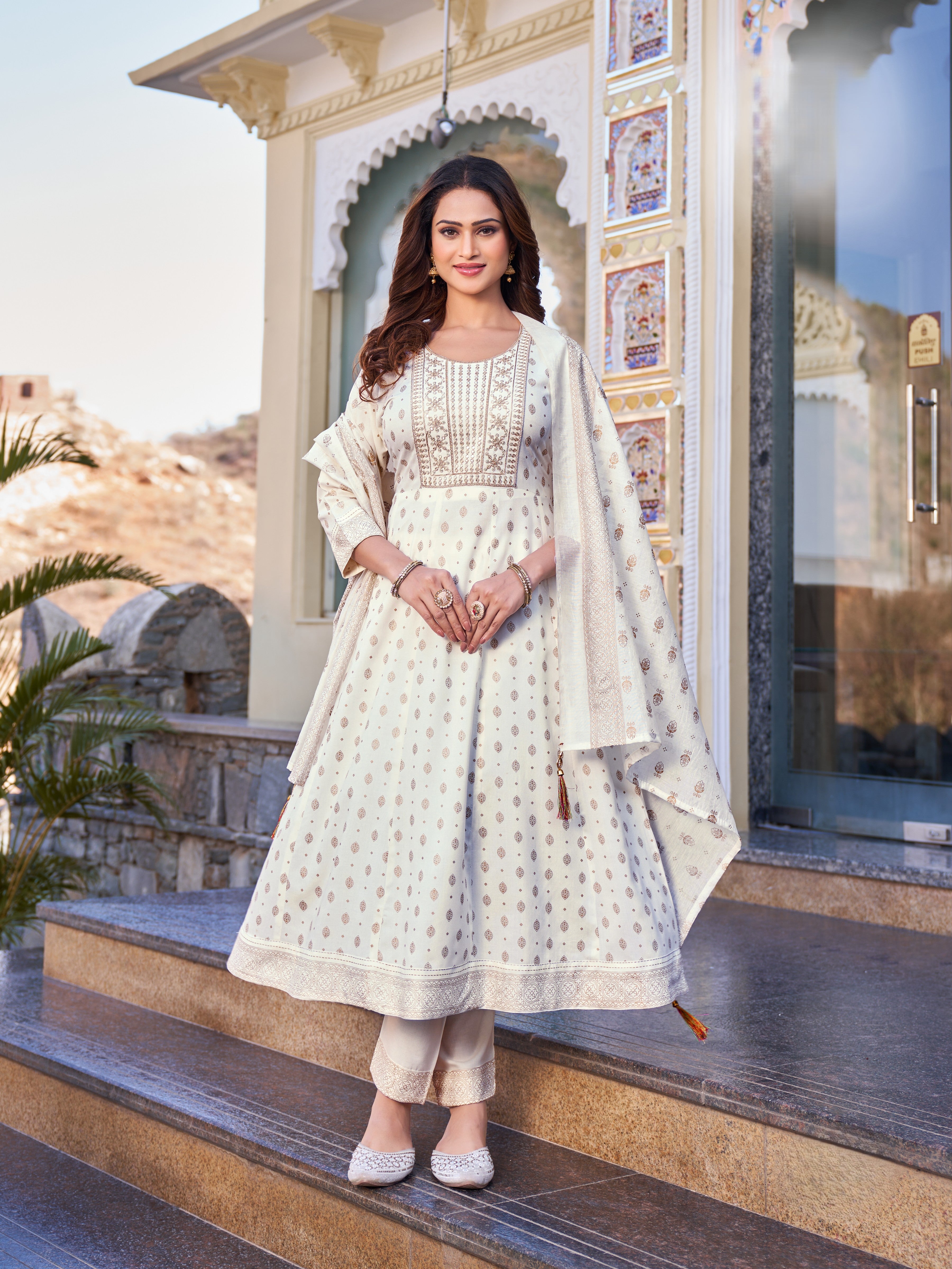 Keshni Flair Kamiz &amp; Pant - Roop Darshan