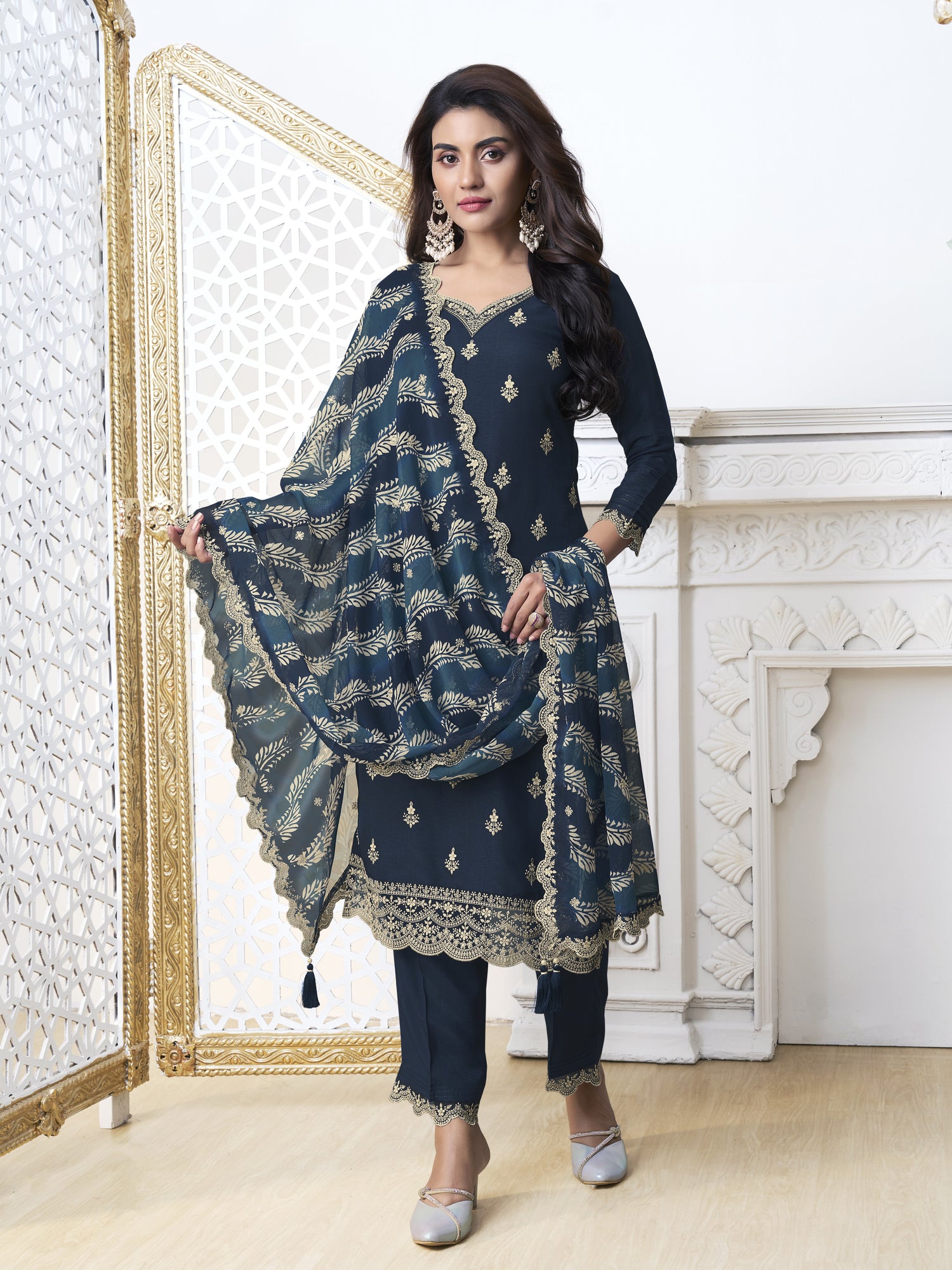 Mitali Kamiz &amp; Pant - Roop Darshan