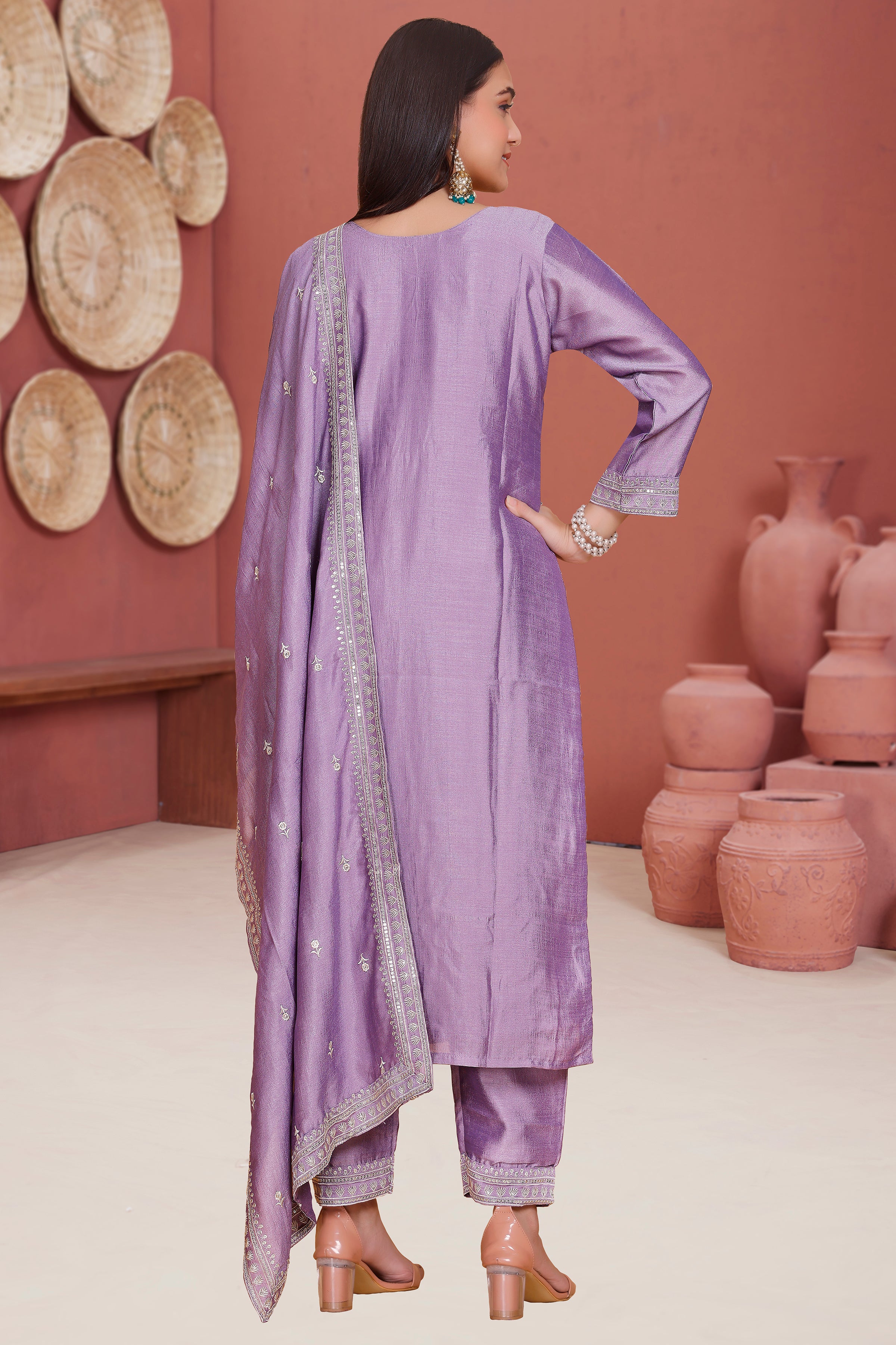 Kareena Kamiz &amp; Pant - Roop Darshan