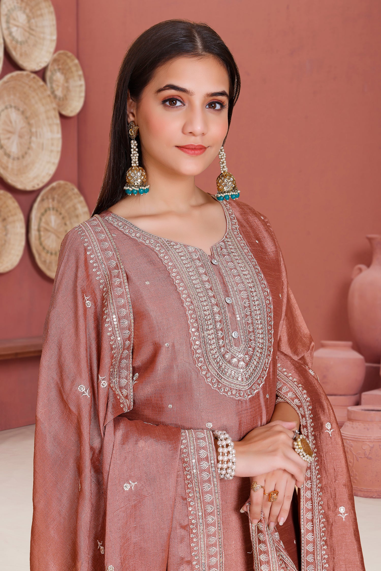 Kareena Kamiz &amp; Pant - Roop Darshan