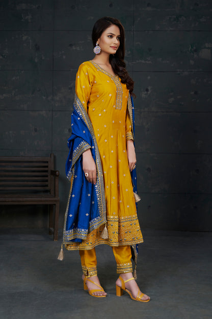 Pihu Kamiz &amp; Pant - Roop Darshan