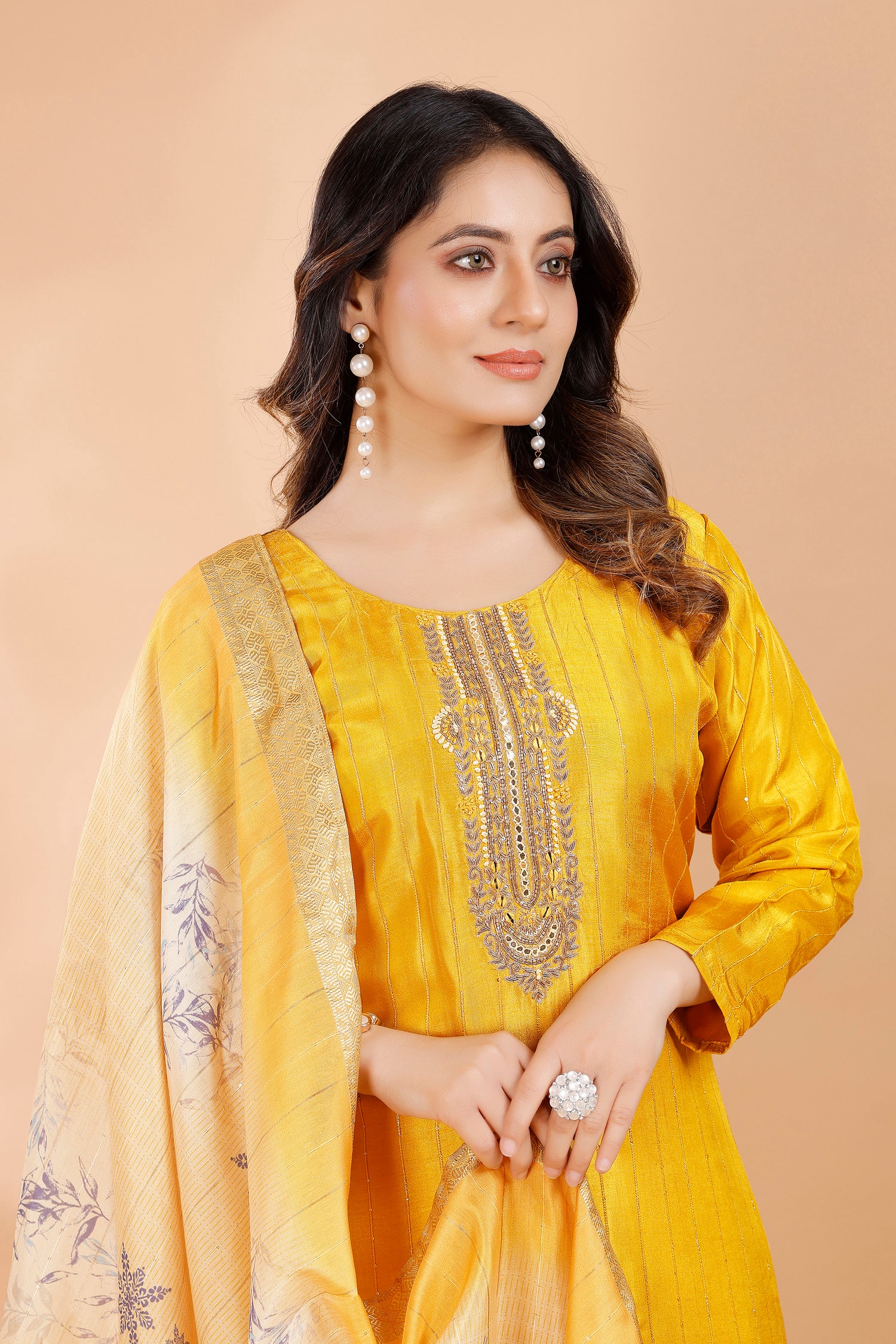 Lisa Kamiz &amp; Pant - Roop Darshan