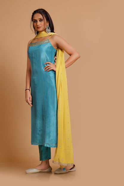Amira Kamiz &amp; Pant - Roop Darshan