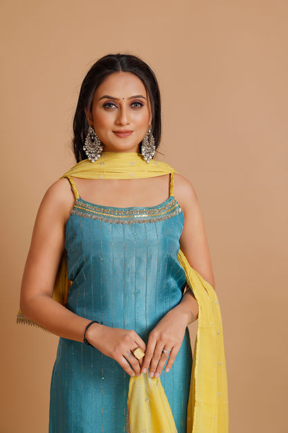 Amira Kamiz &amp; Pant - Roop Darshan