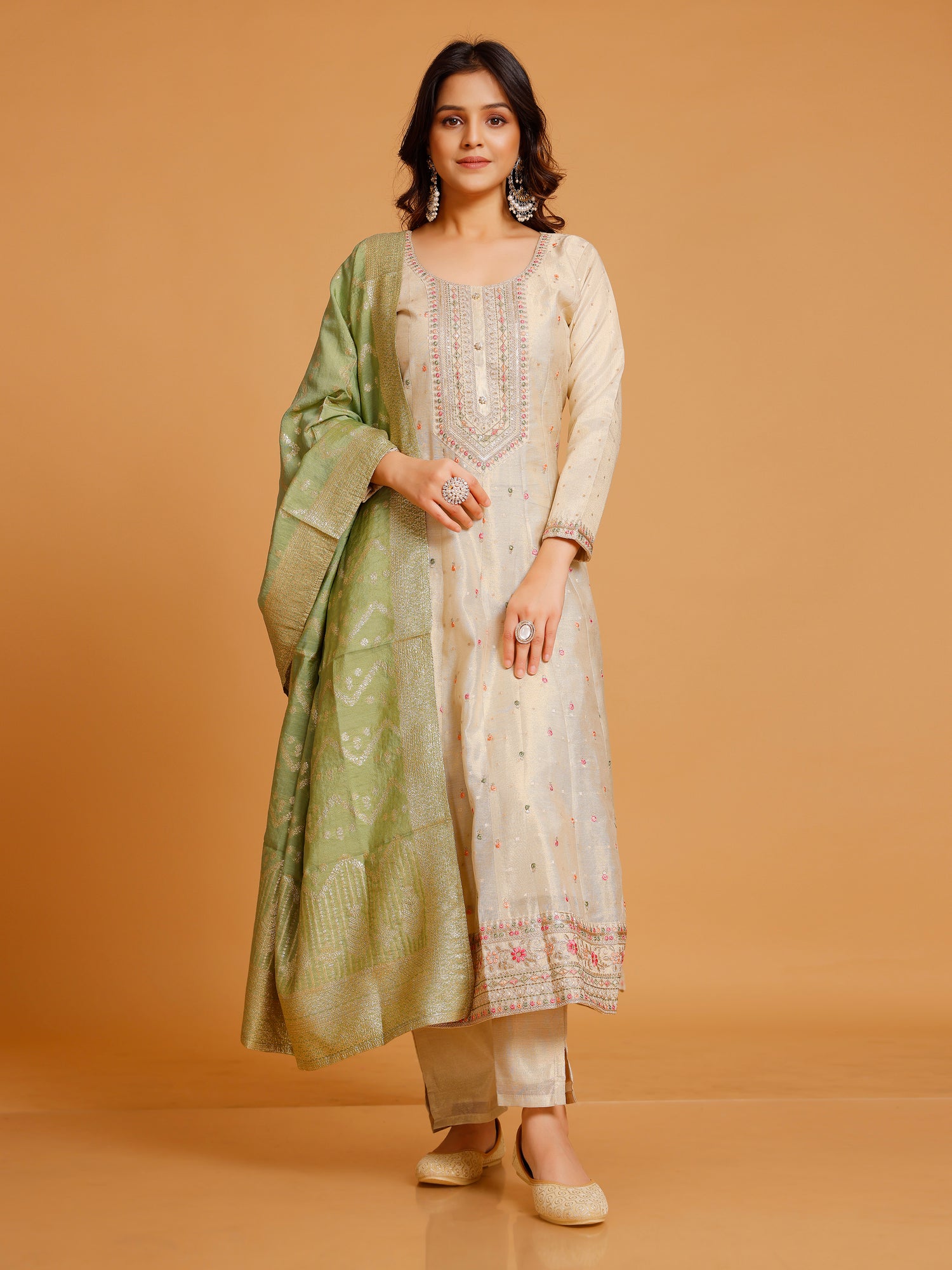 Mahira Flair Kamiz &amp; Pant - Roop Darshan
