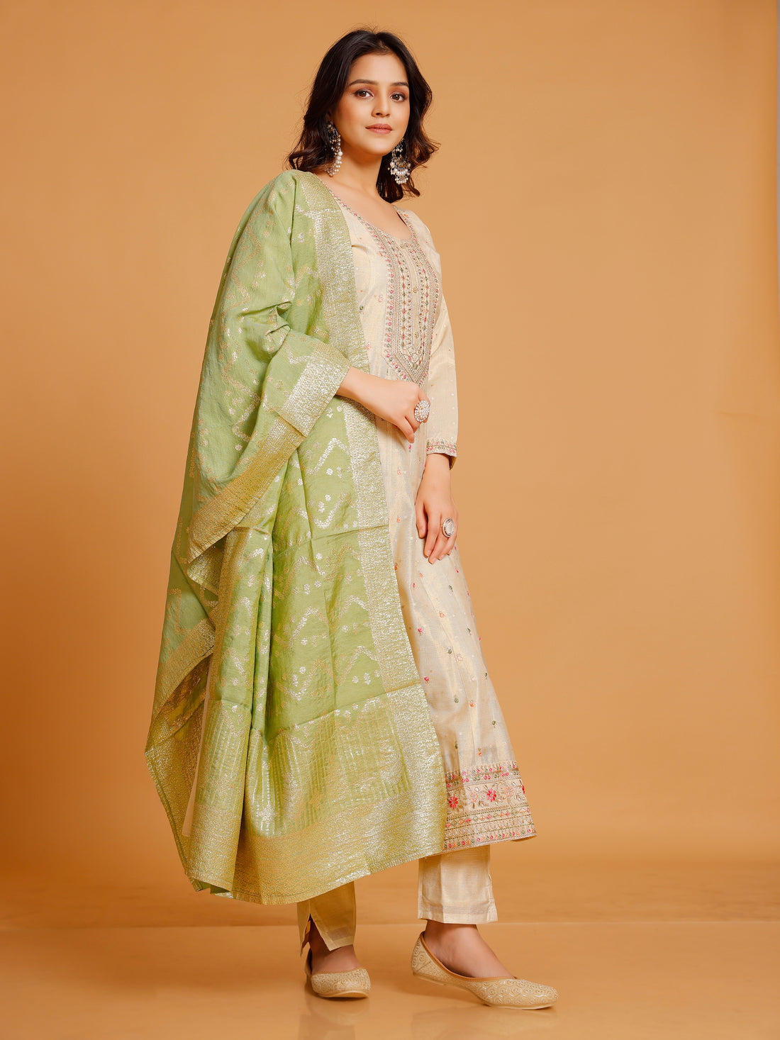 Mahira Flair Kamiz &amp; Pant - Roop Darshan