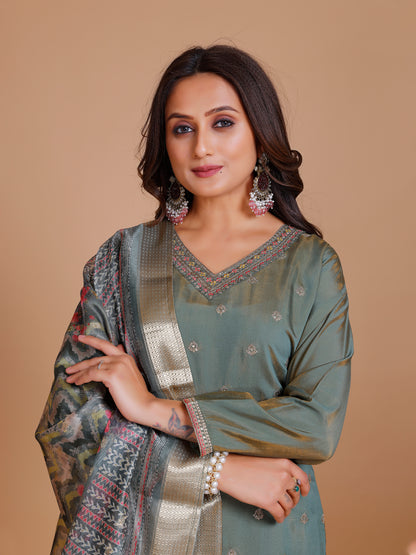 Myra Kamiz &amp; Pant - Roop Darshan