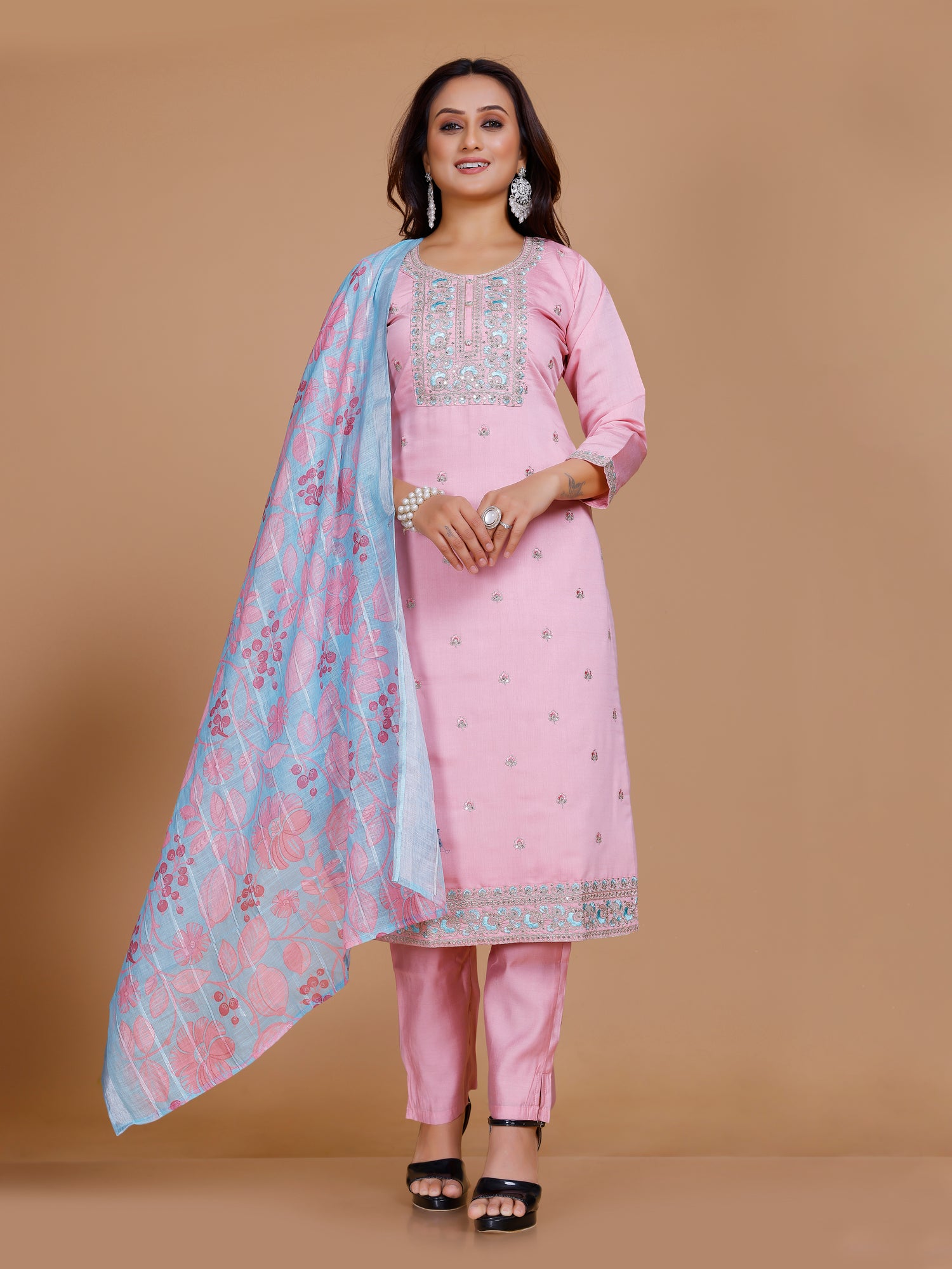 Khushi Kamiz &amp; Pant - Roop Darshan