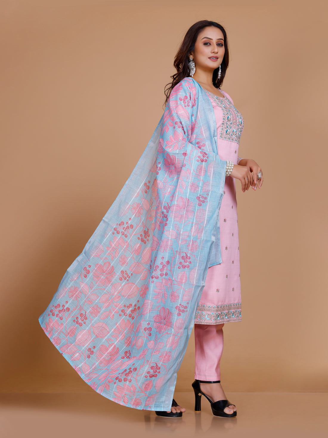 Khushi Kamiz &amp; Pant - Roop Darshan