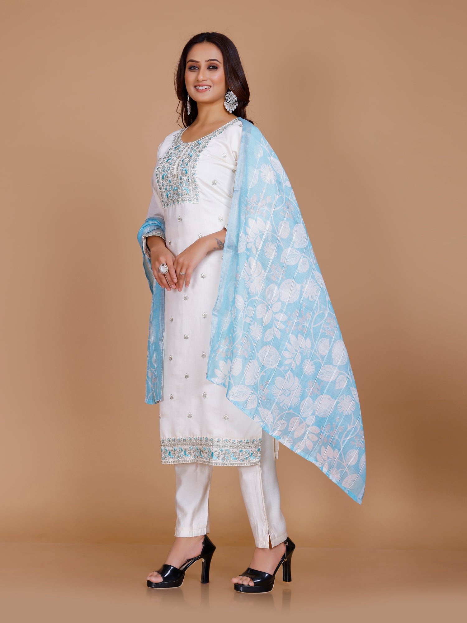 Khushi Kamiz &amp; Pant - Roop Darshan